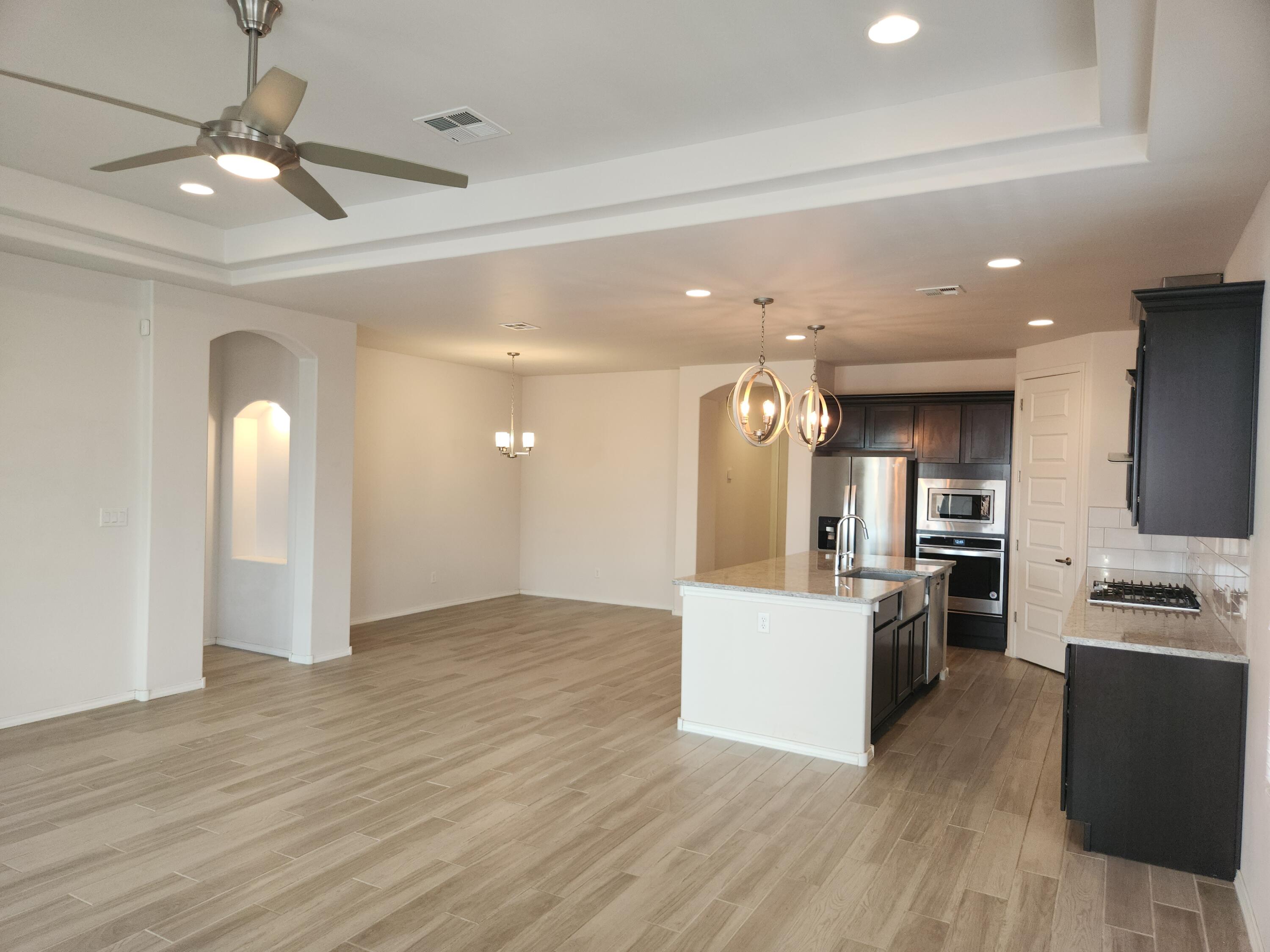 4340 Golden Eagle Loop NE