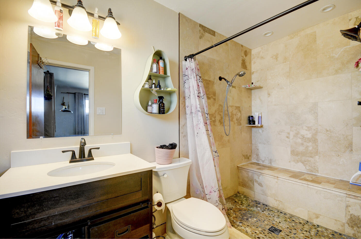 1840 June Street NE