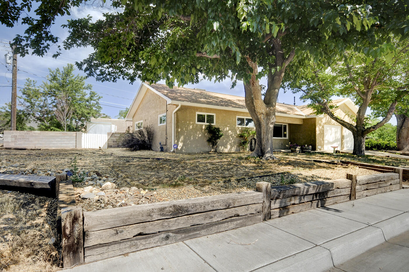 1840 June Street NE