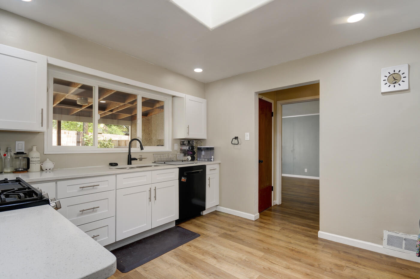 1840 June Street NE