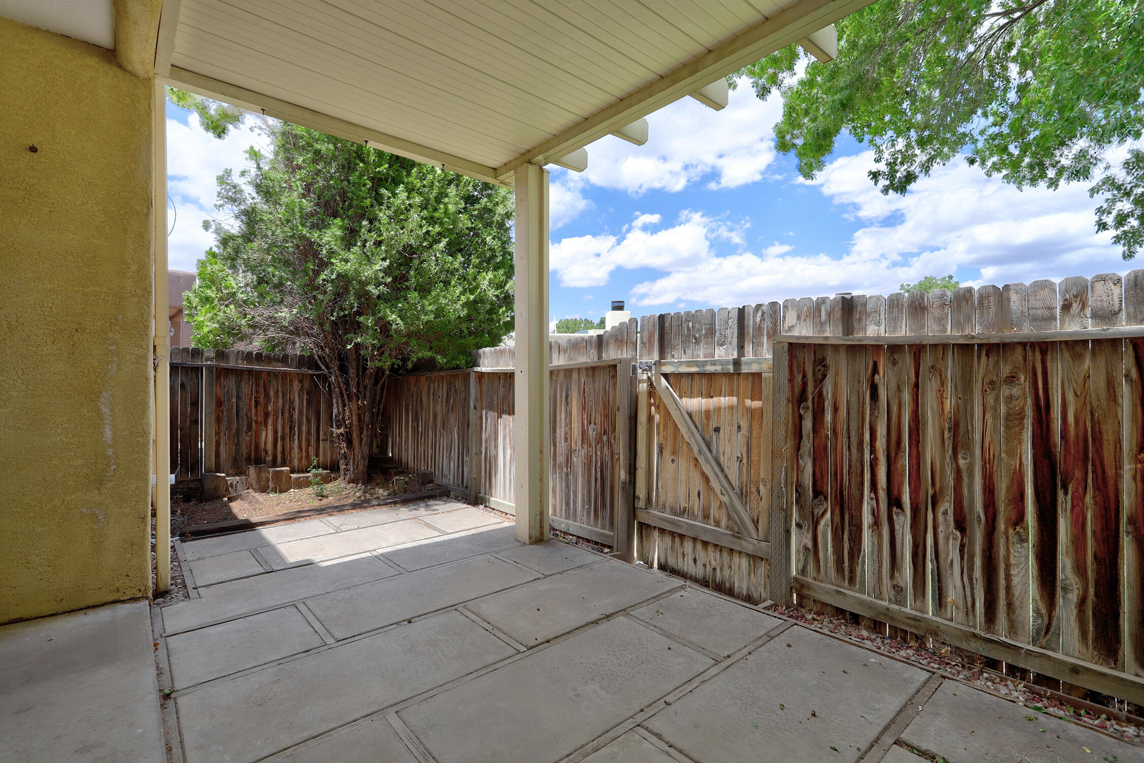 6033 Del Campo Place NE