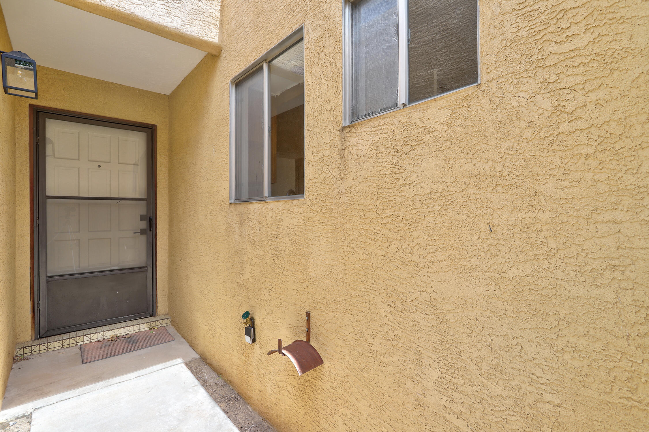 6033 Del Campo Place NE