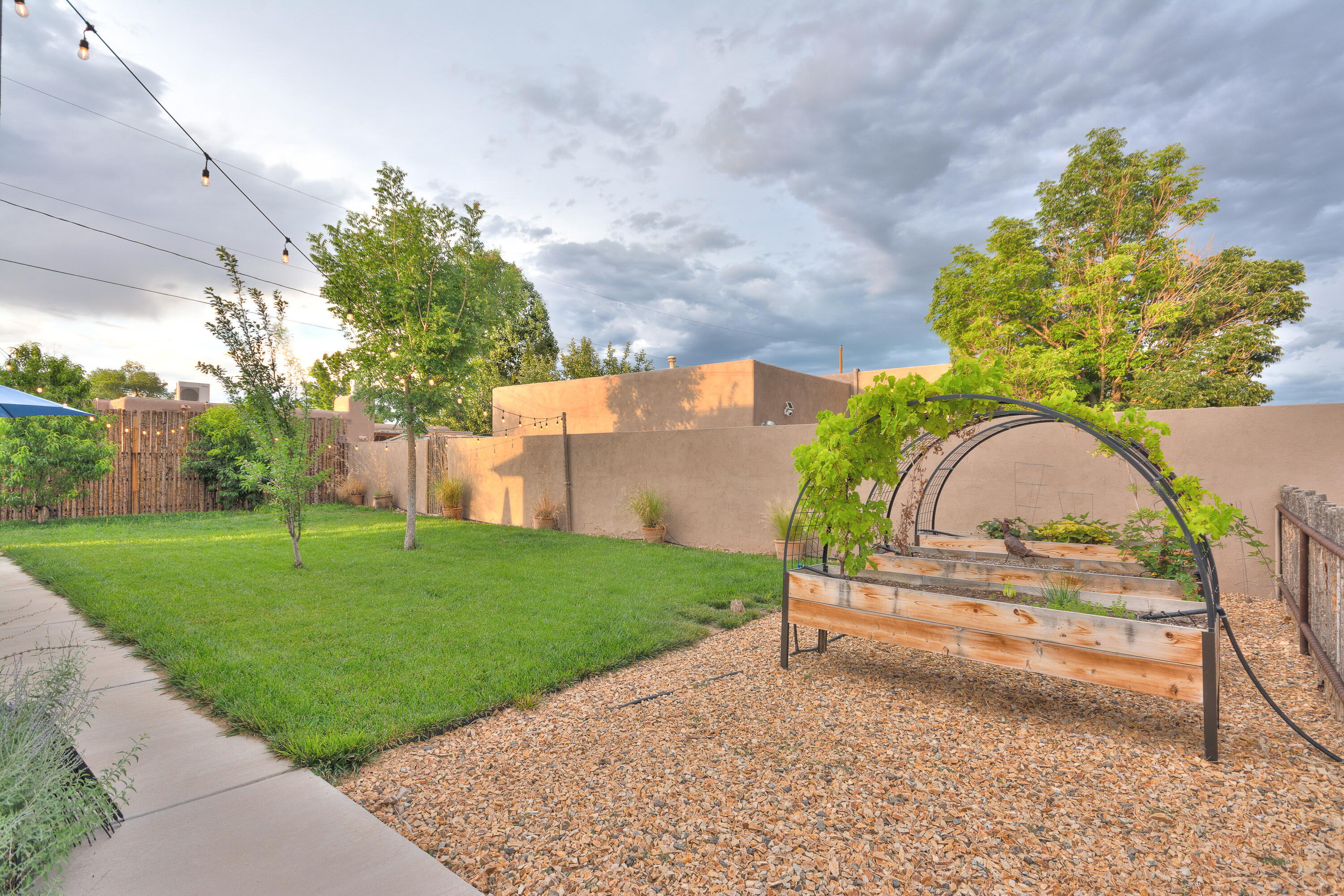 5114 Guadalupe Trail NW