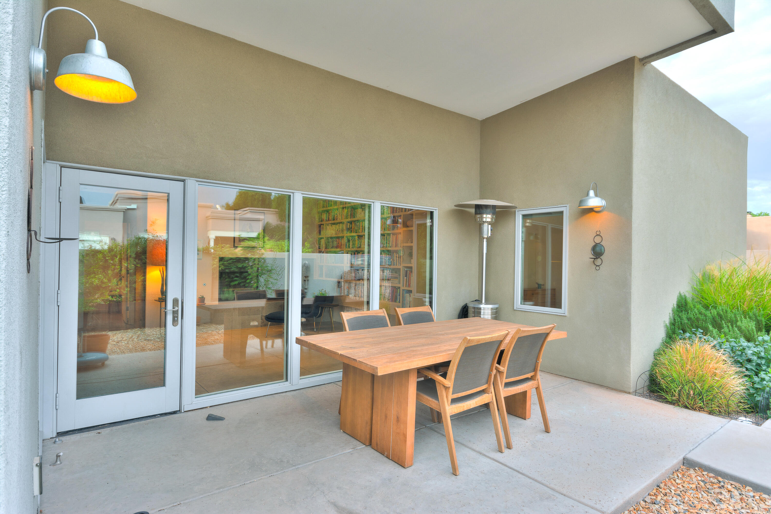 5114 Guadalupe Trail NW