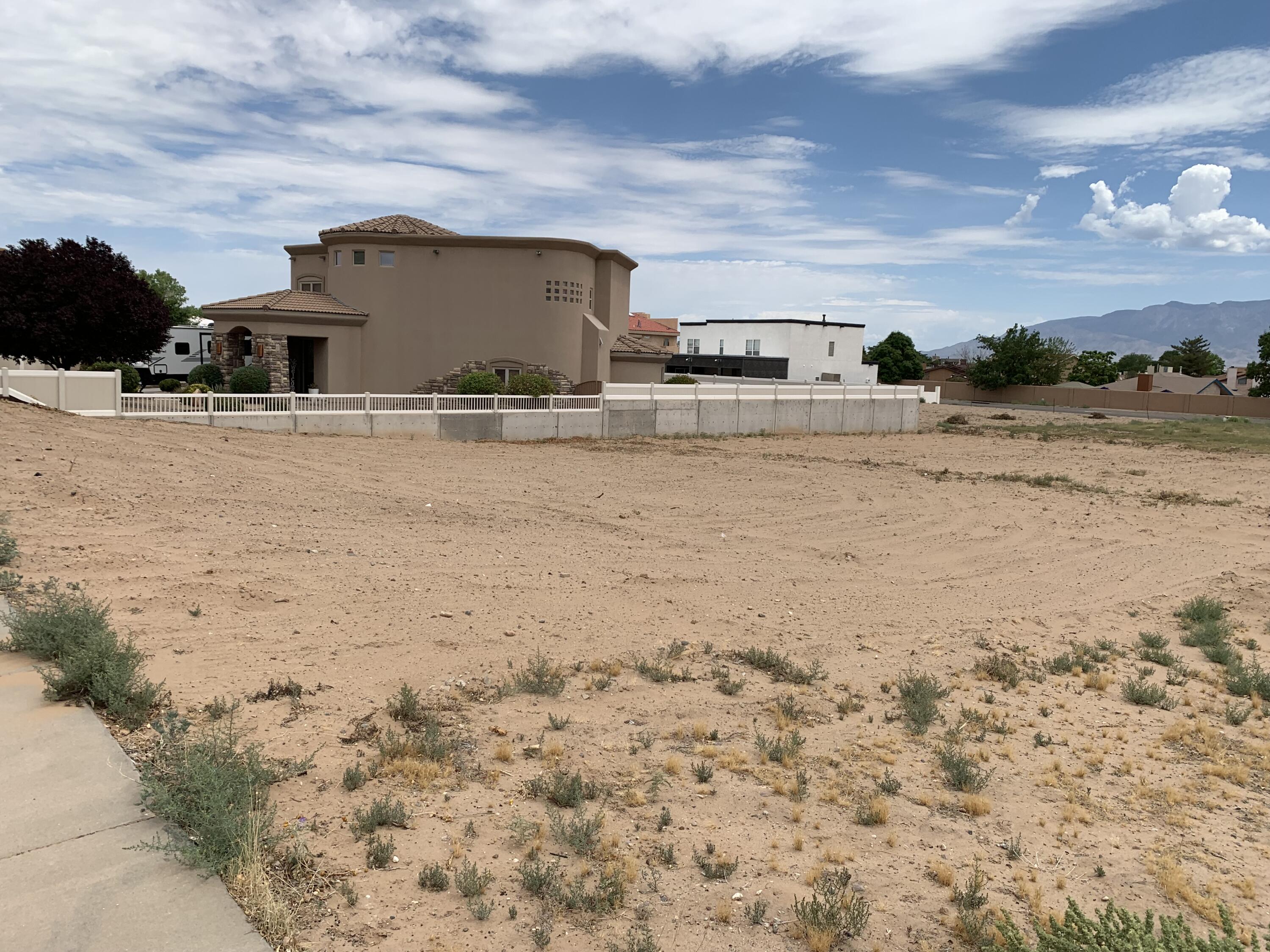 6408 Thunderbird NW