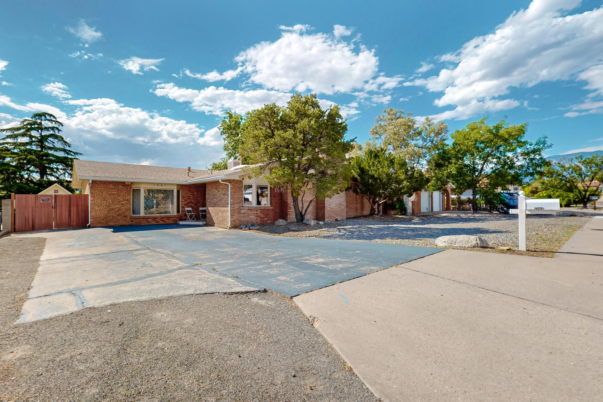 1901 Paige Place NE