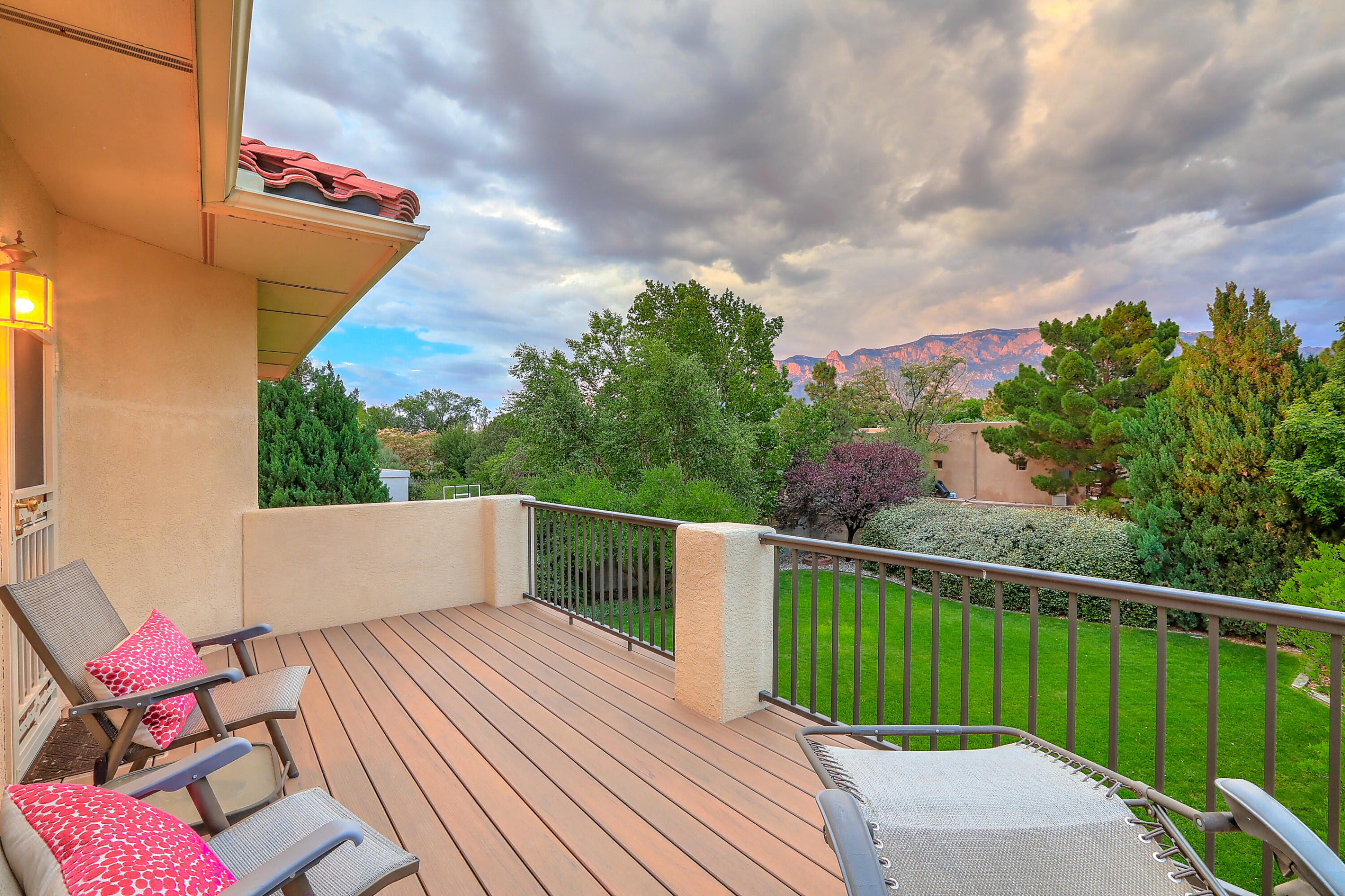 8316 Vina Del Sol Drive NE