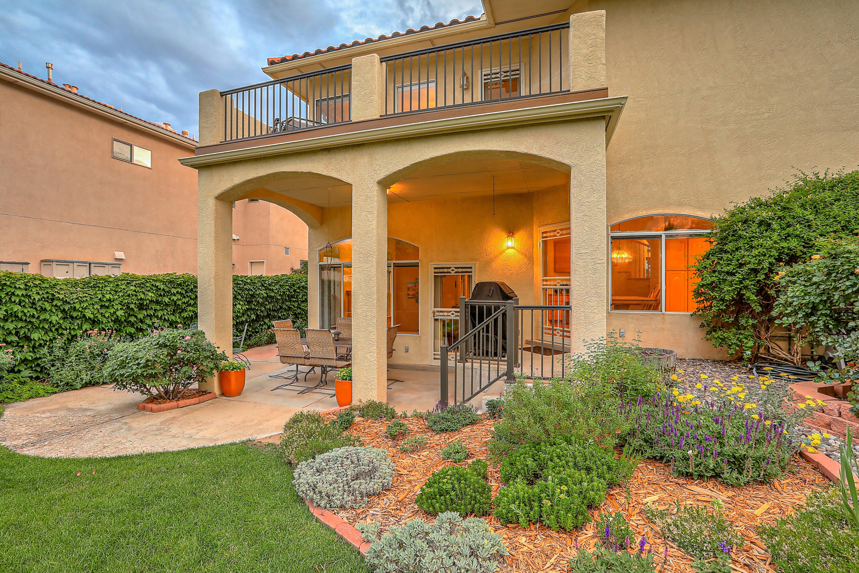 8316 Vina Del Sol Drive NE
