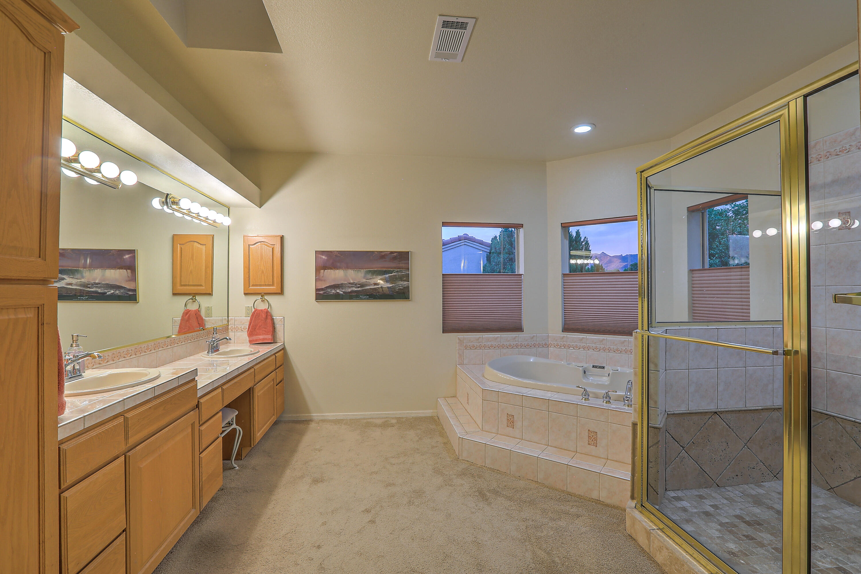 8316 Vina Del Sol Drive NE
