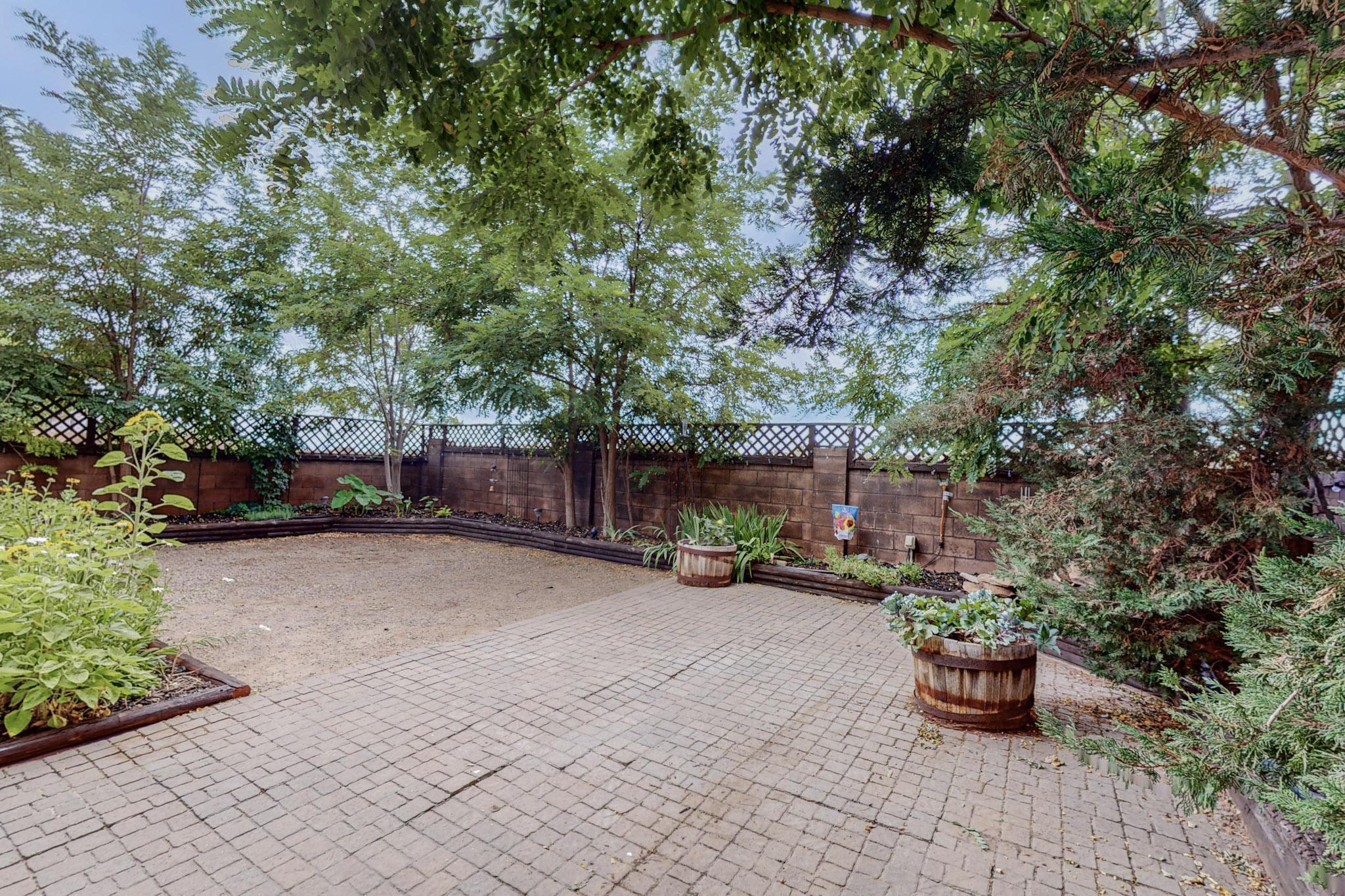 940 Waterfall Drive NE