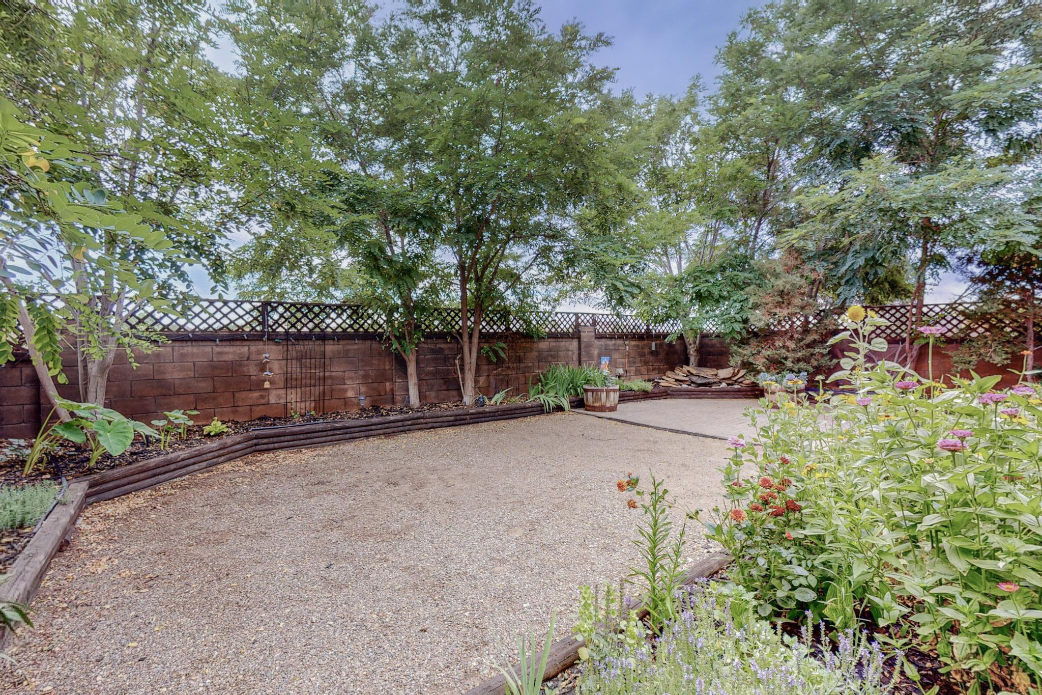 940 Waterfall Drive NE