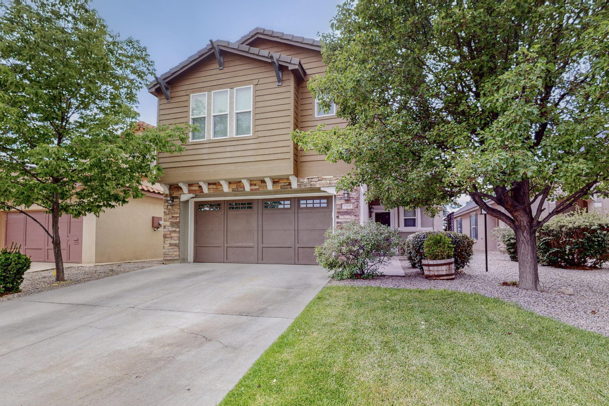 940 Waterfall Drive NE
