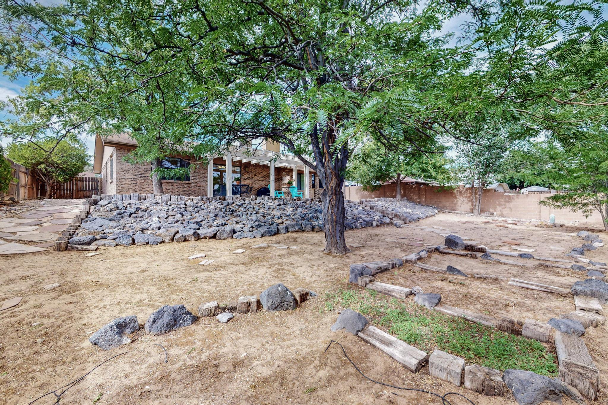 5825 Ave La Mirada NW