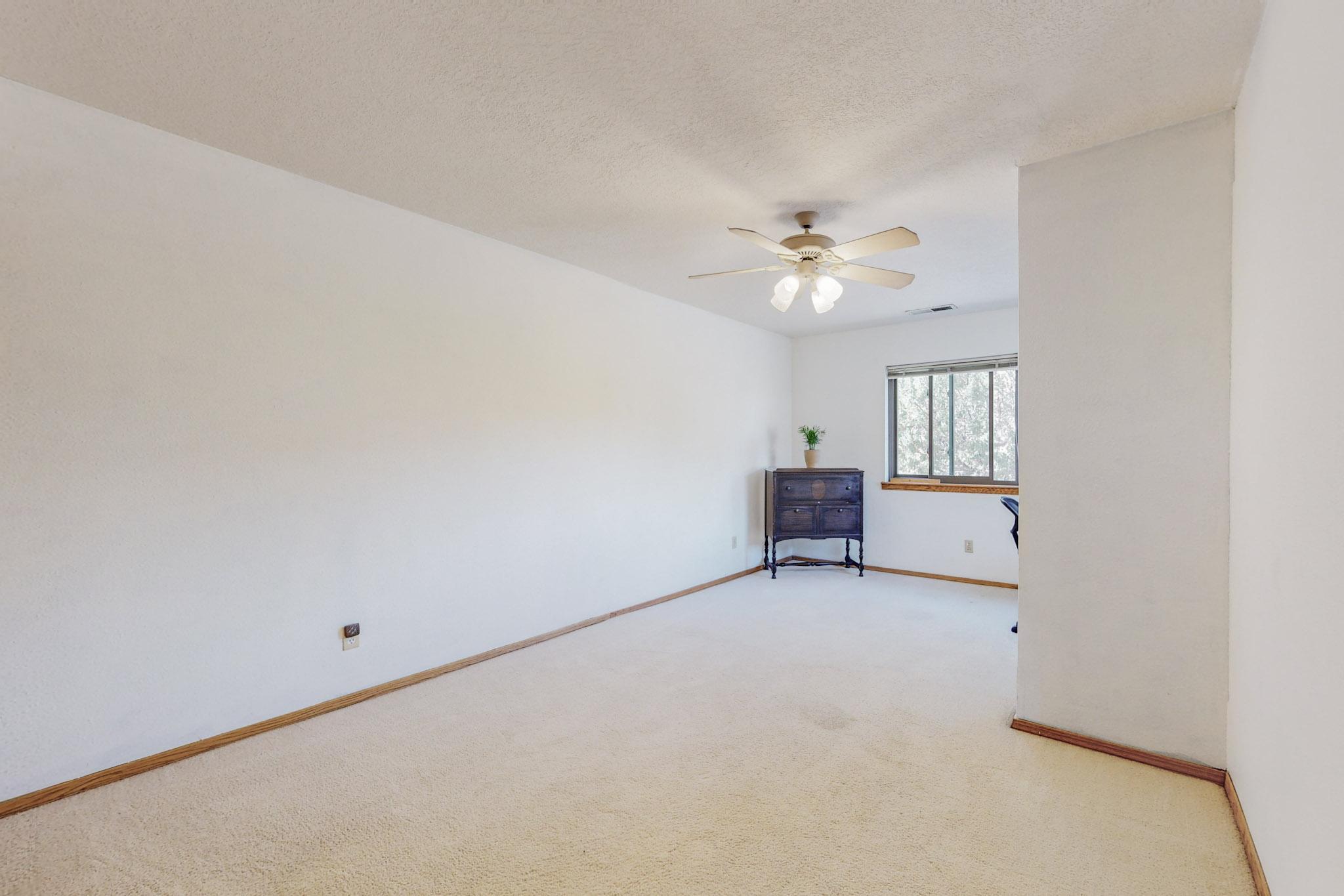 5825 Ave La Mirada NW