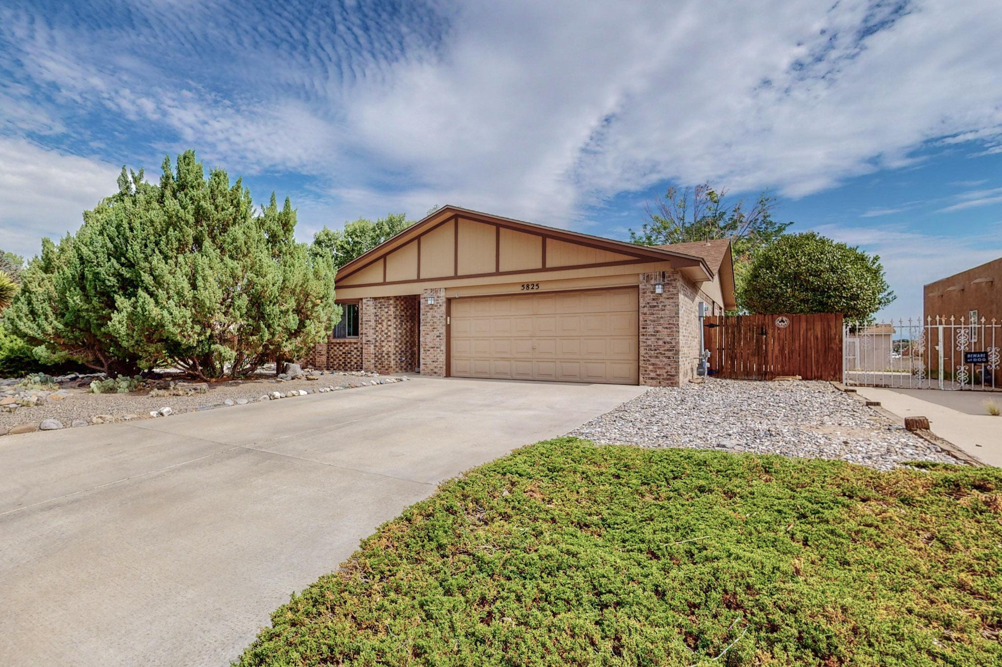 5825 Ave La Mirada NW
