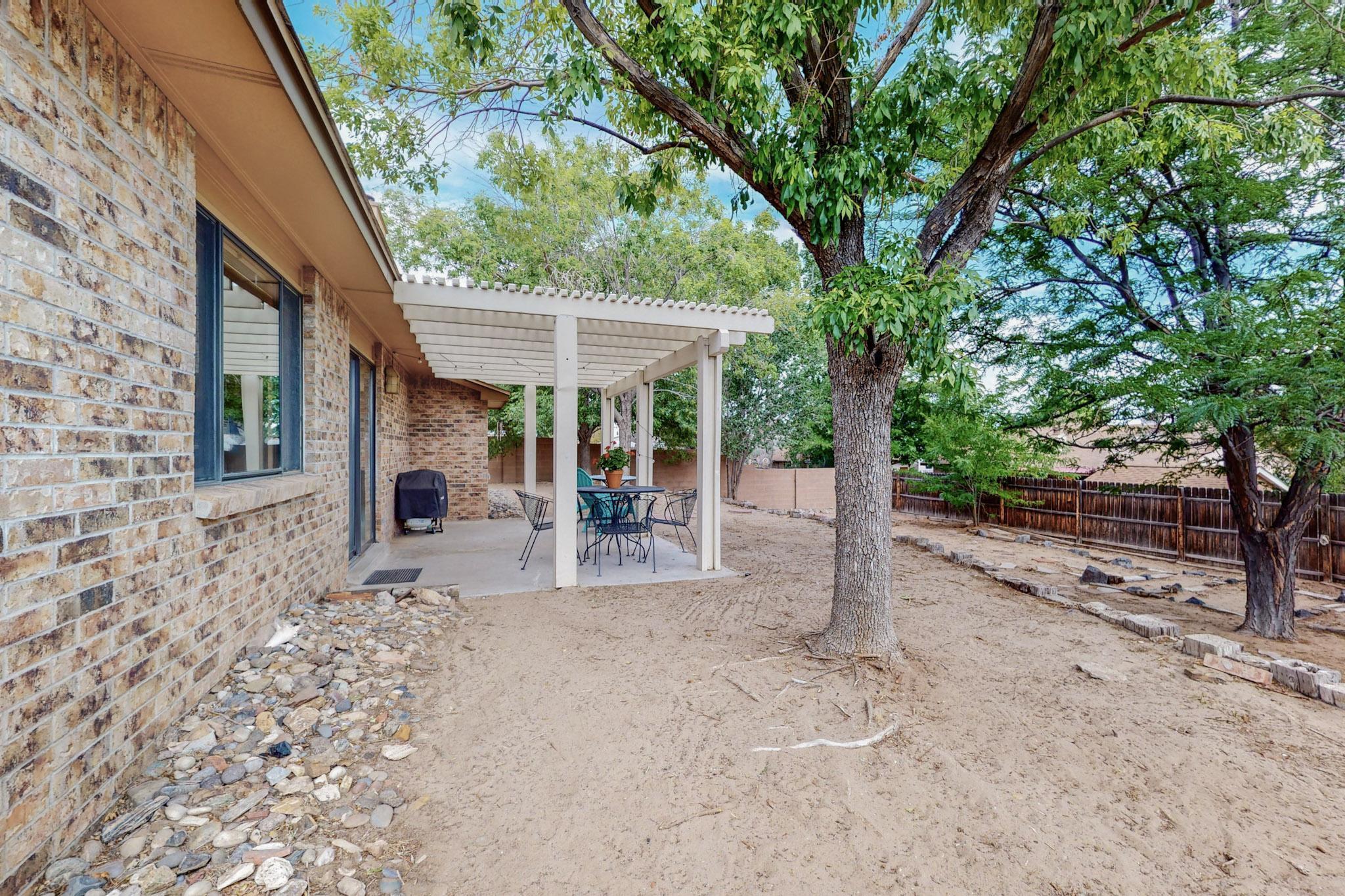 5825 Ave La Mirada NW