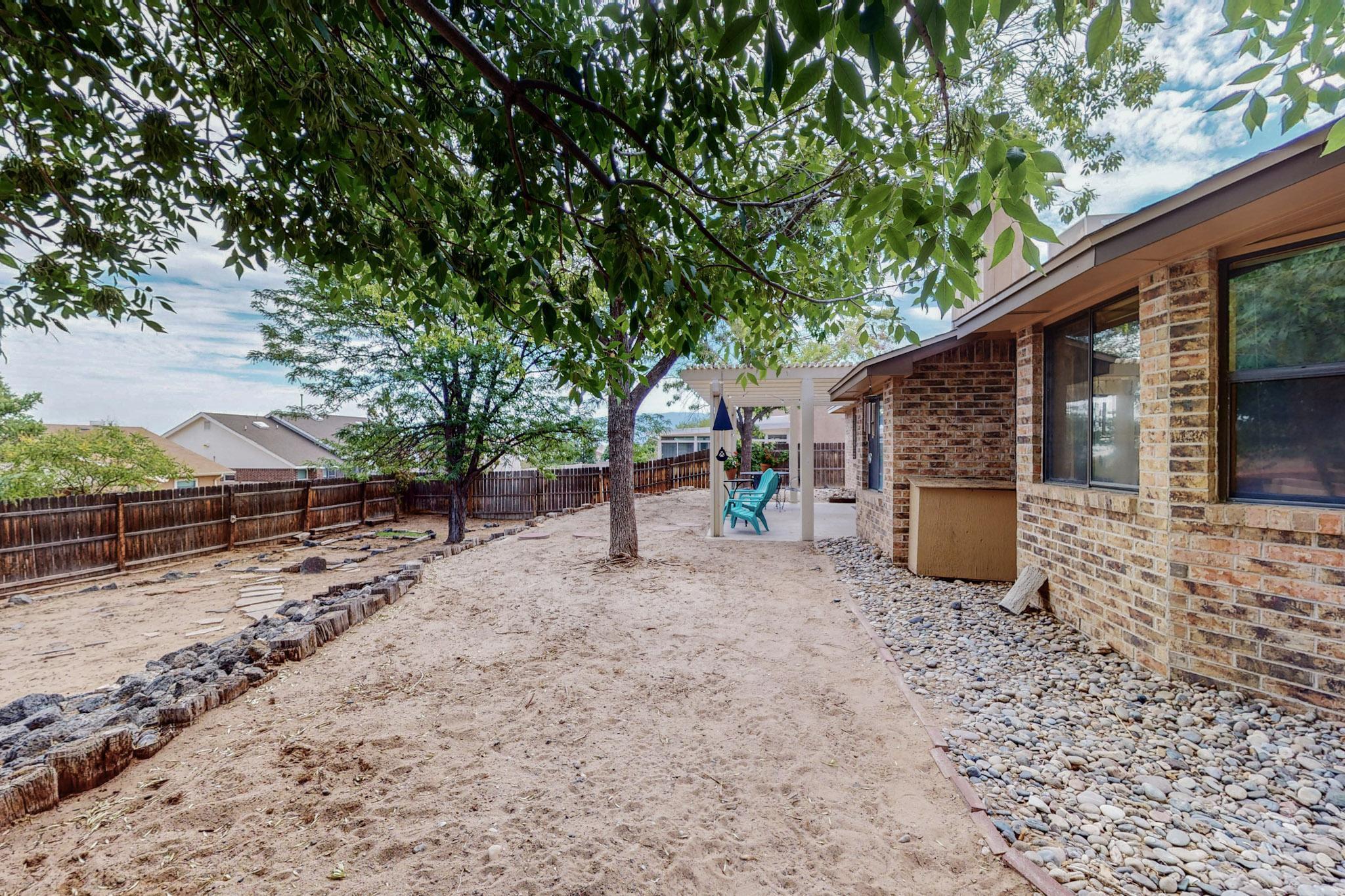 5825 Ave La Mirada NW