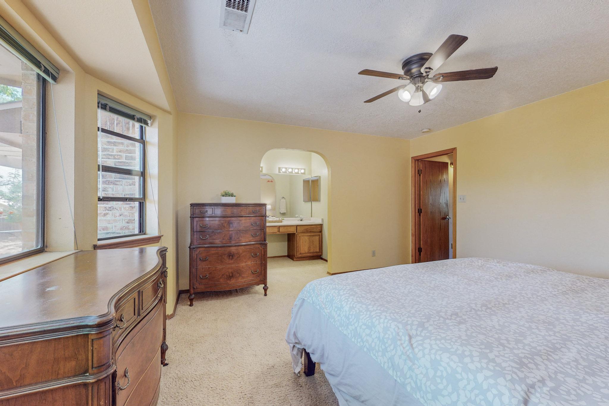 5825 Ave La Mirada NW