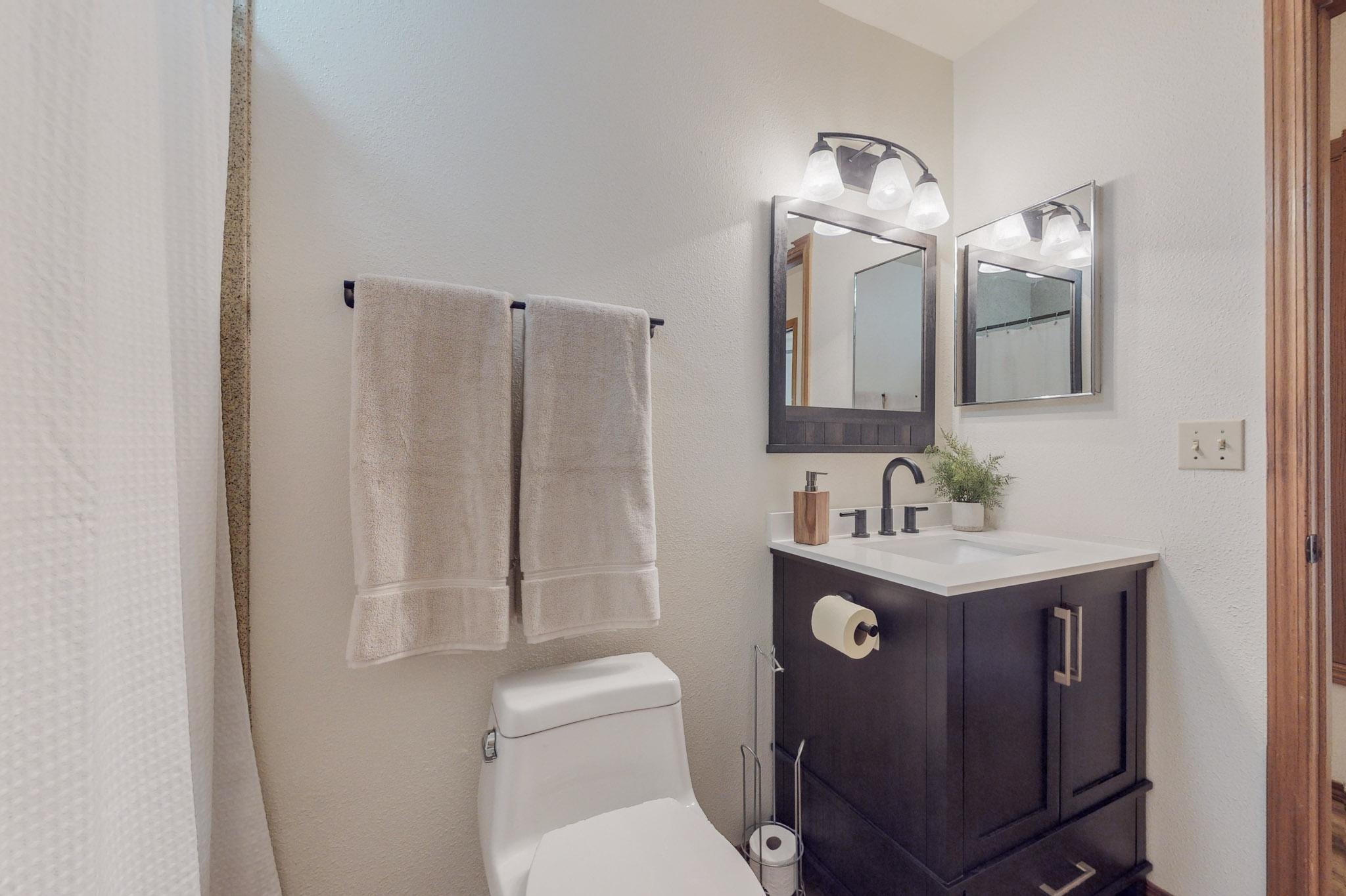 5825 Ave La Mirada NW