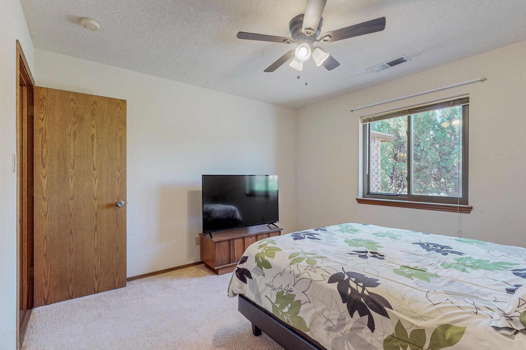 5825 Ave La Mirada NW