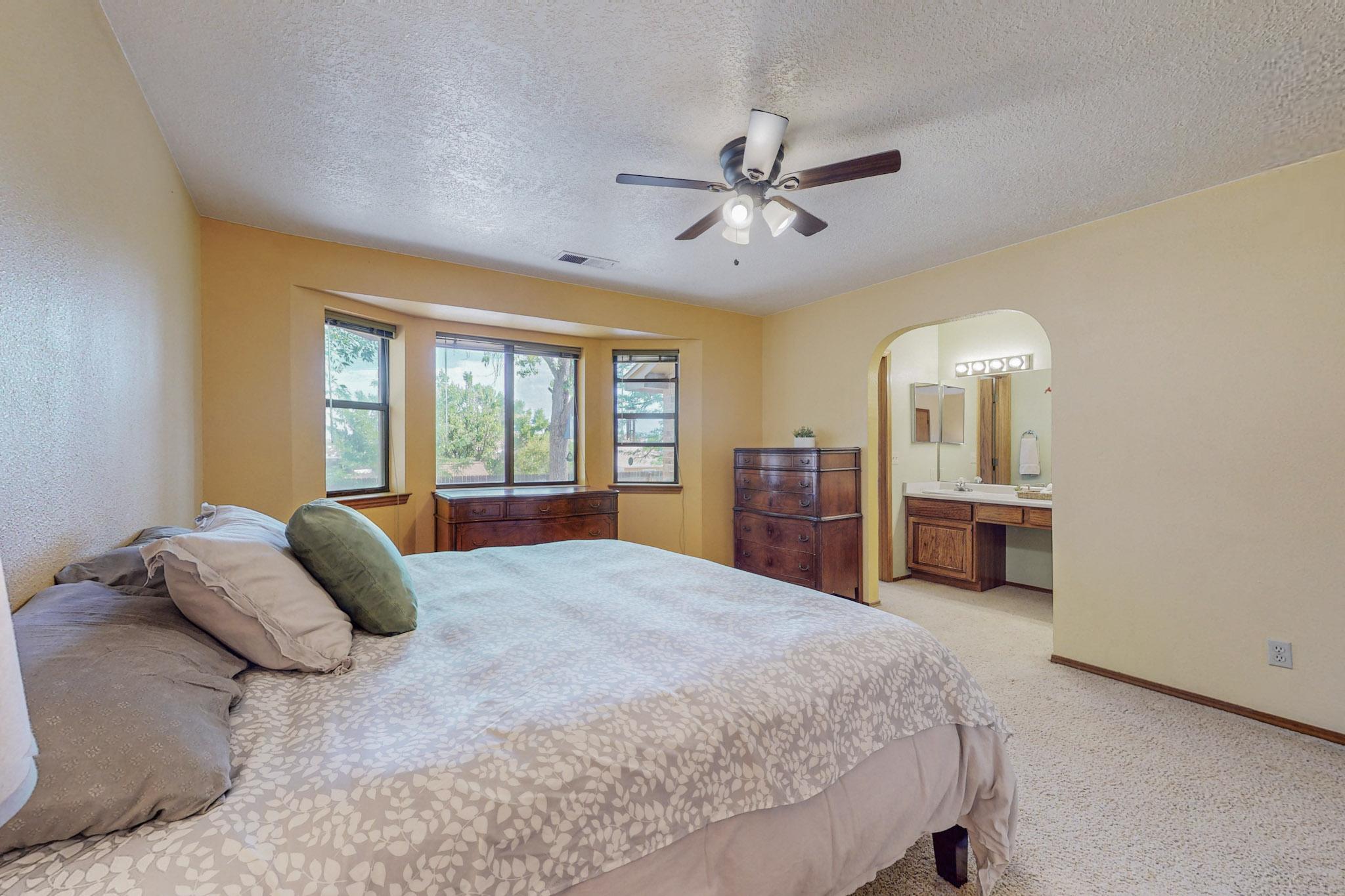5825 Ave La Mirada NW
