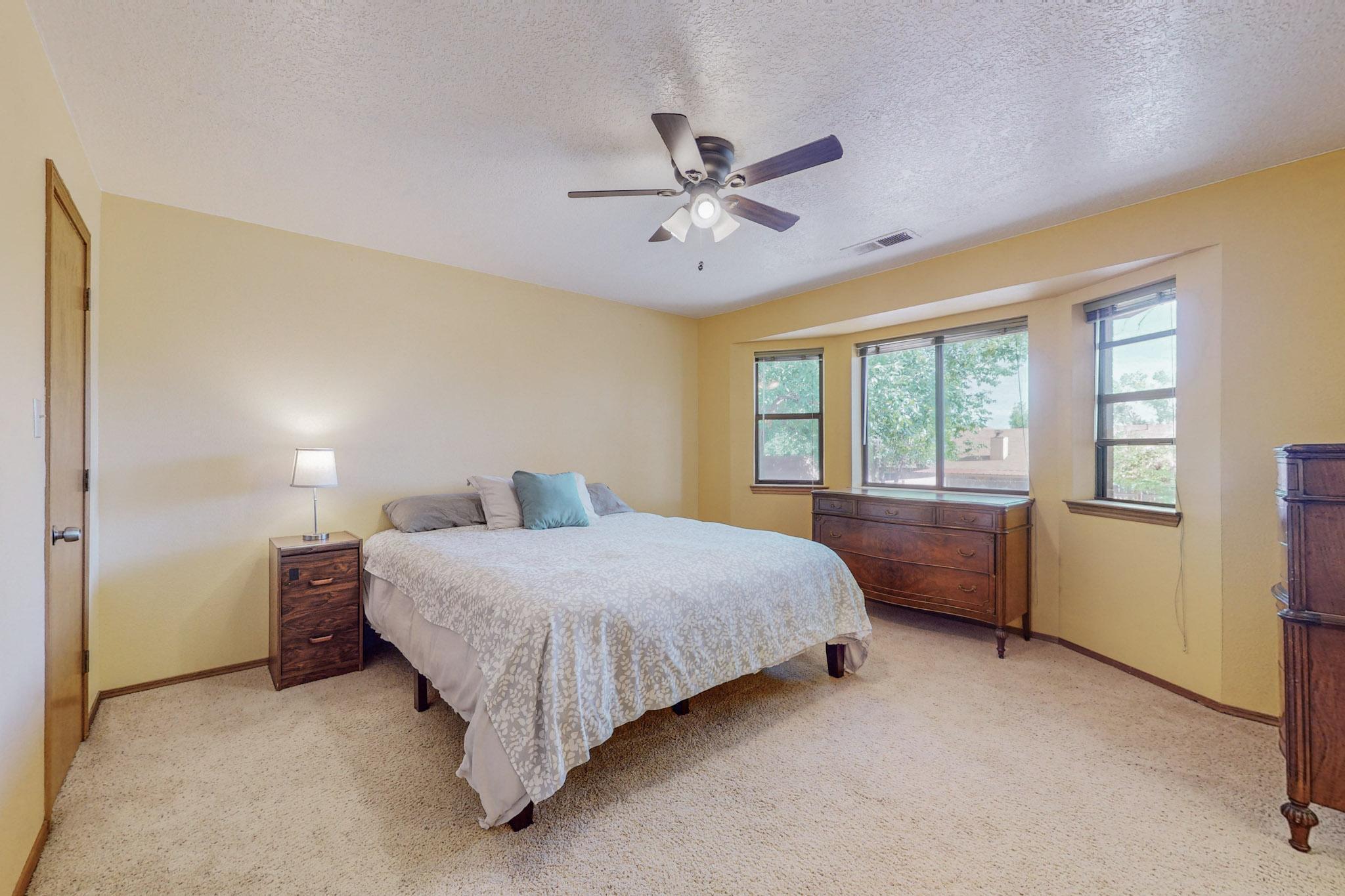 5825 Ave La Mirada NW