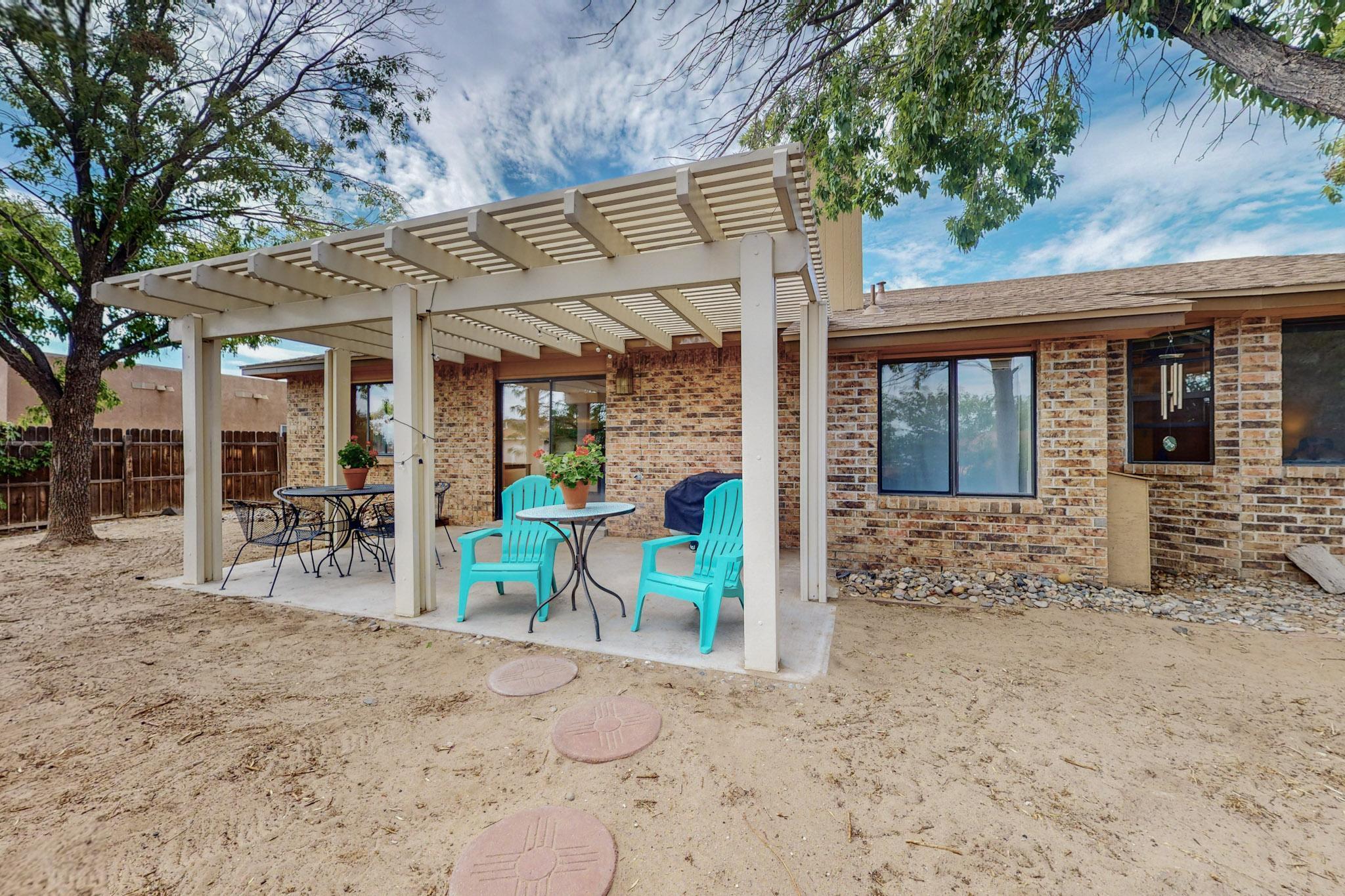 5825 Ave La Mirada NW