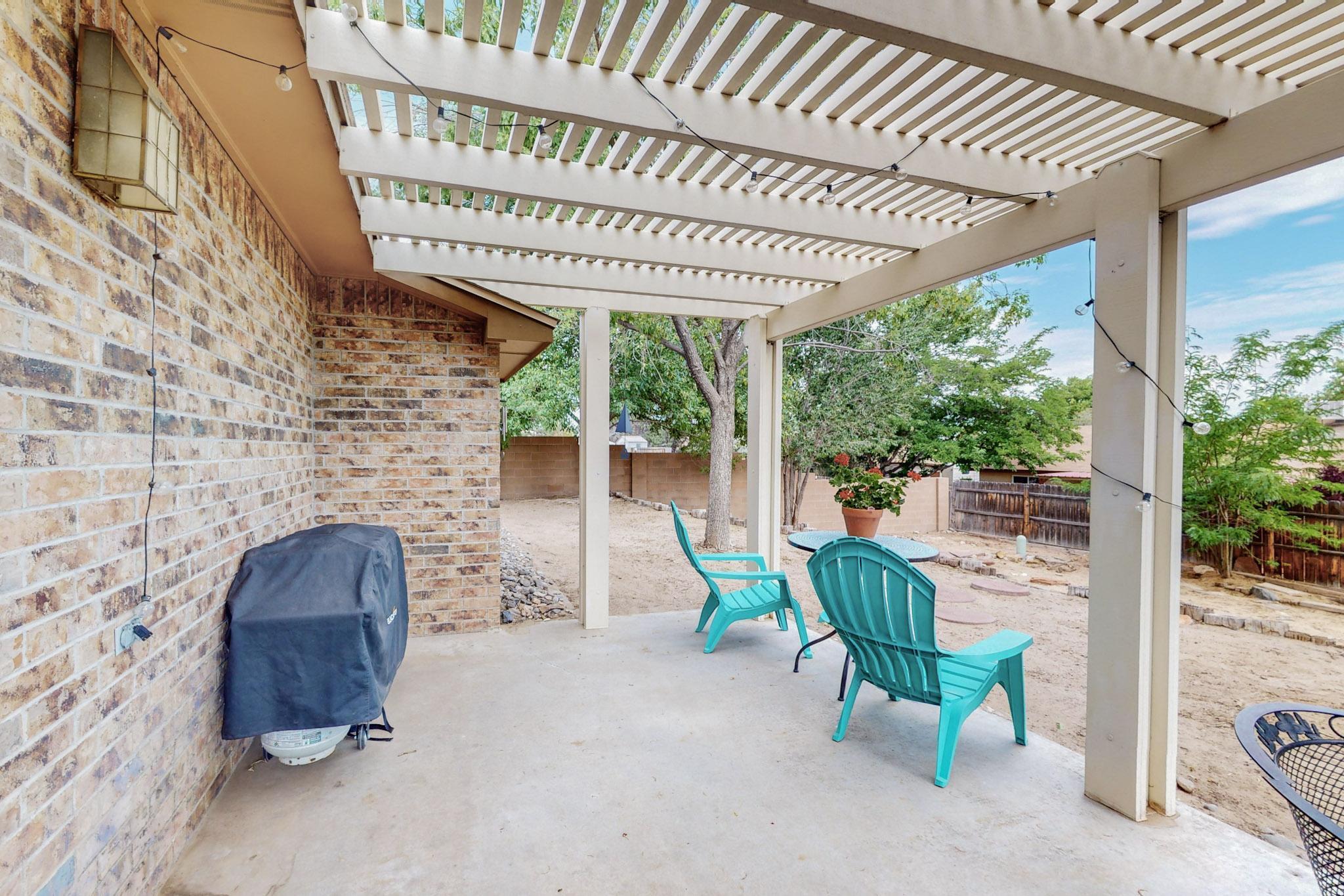 5825 Ave La Mirada NW