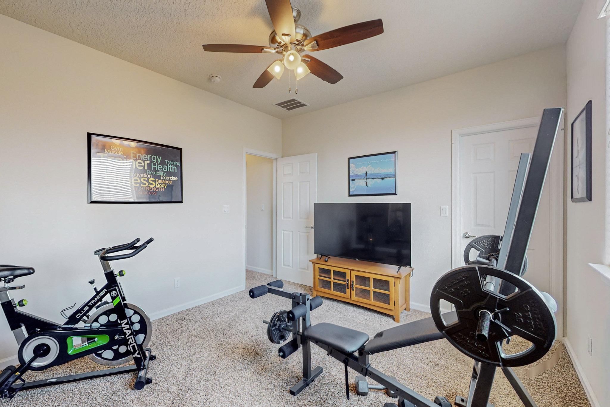 3916 Las Colinas Avenue NE