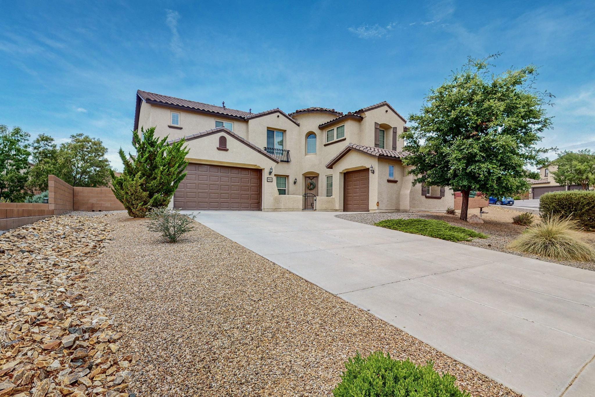 3916 Las Colinas Avenue NE