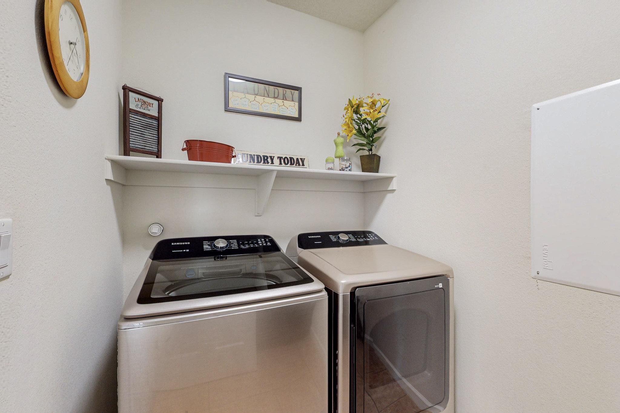 3916 Las Colinas Avenue NE