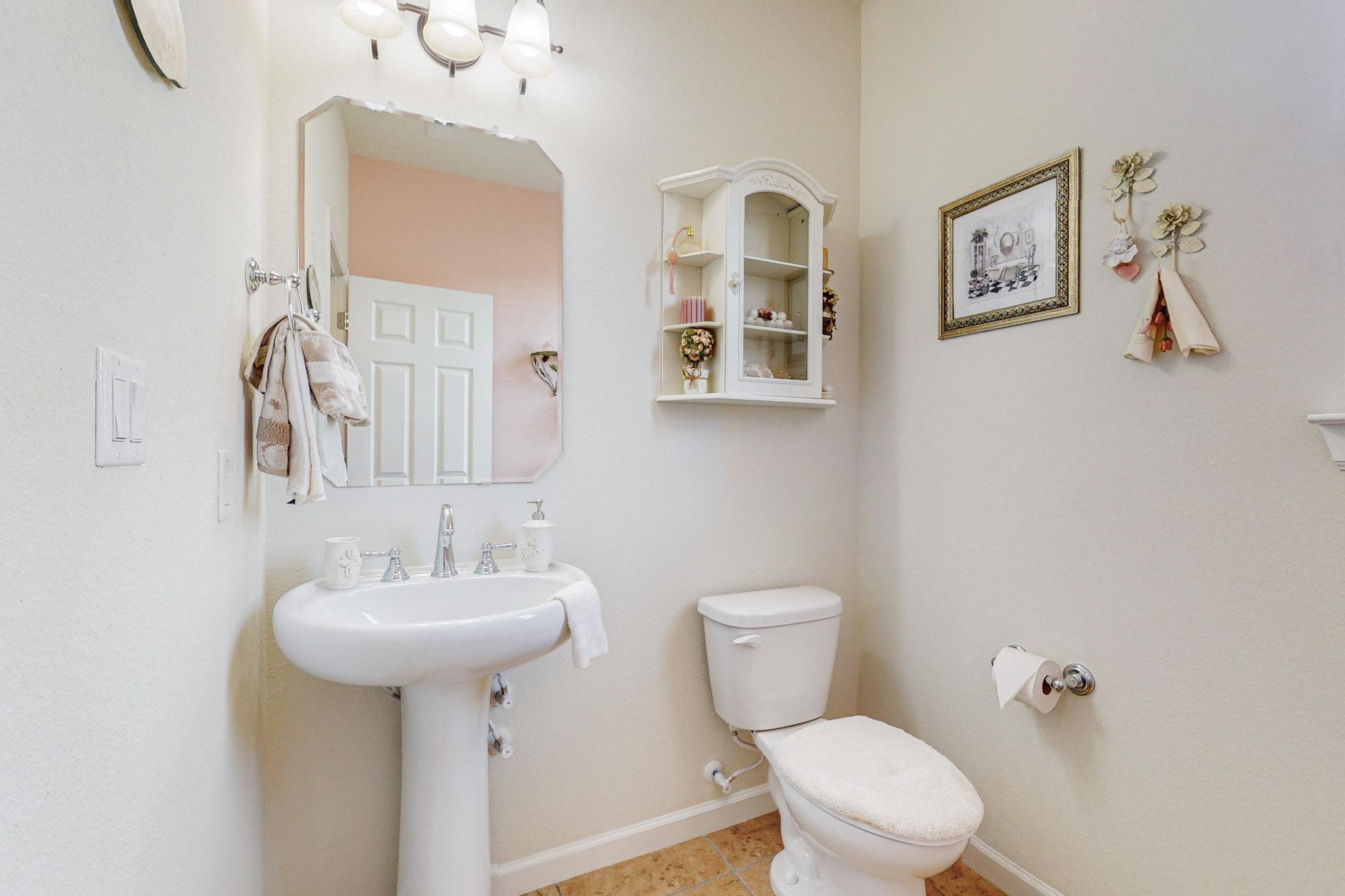 3916 Las Colinas Avenue NE