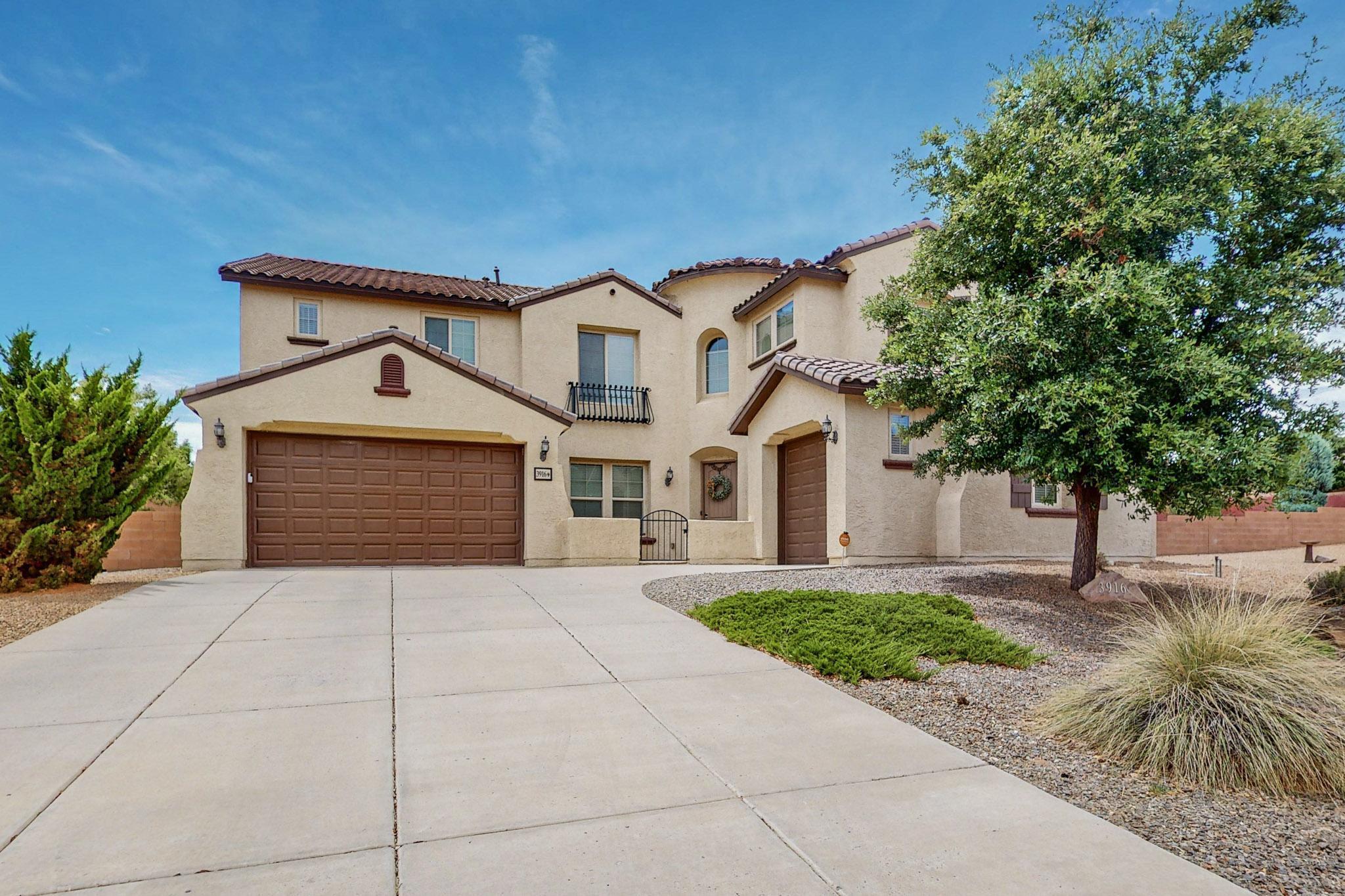 3916 Las Colinas Avenue NE