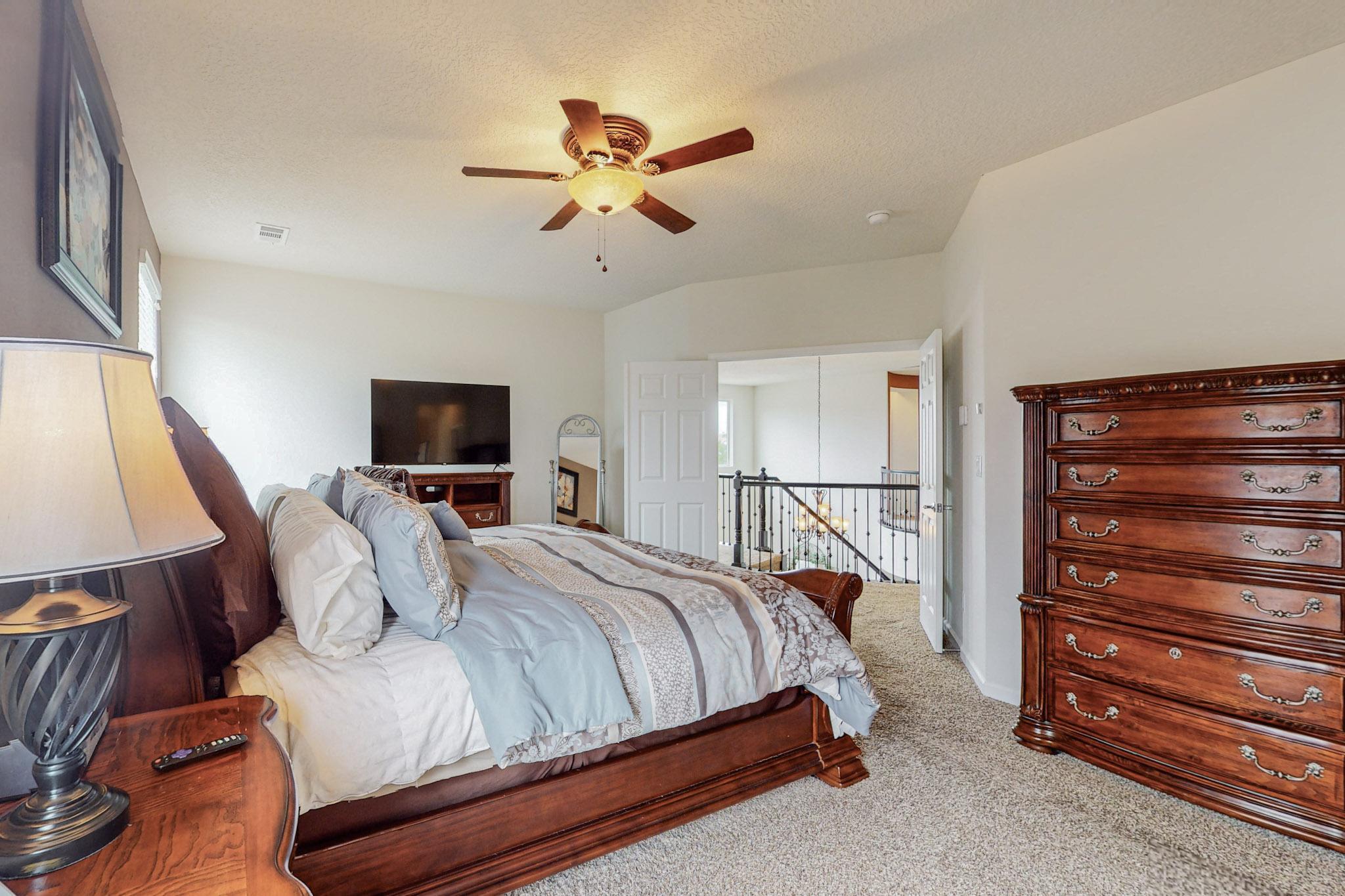 3916 Las Colinas Avenue NE