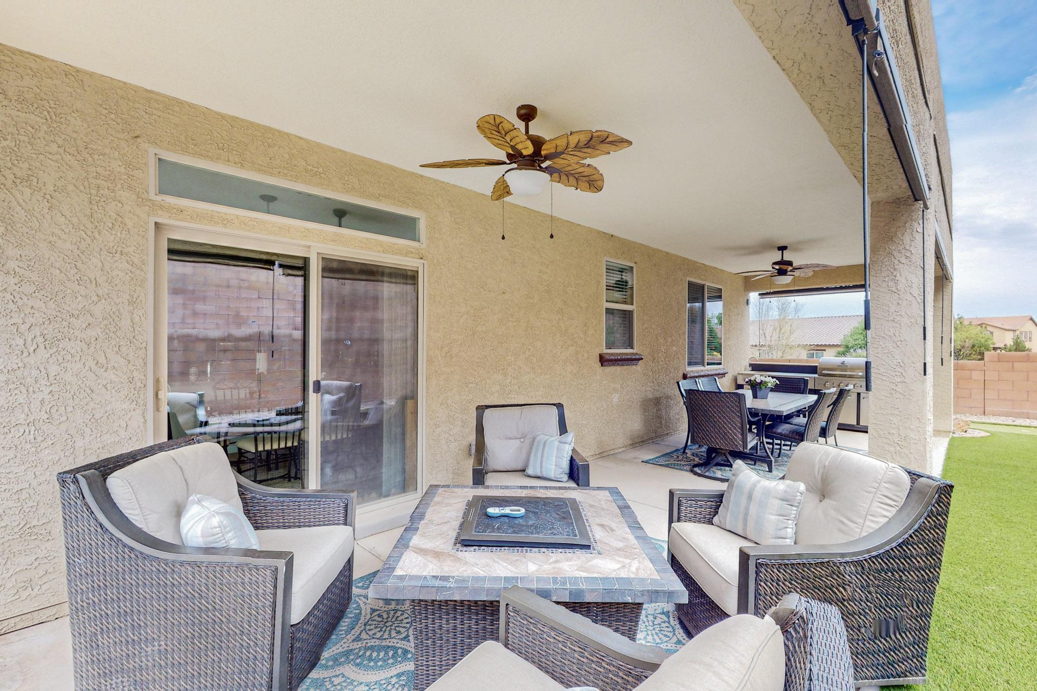 3916 Las Colinas Avenue NE