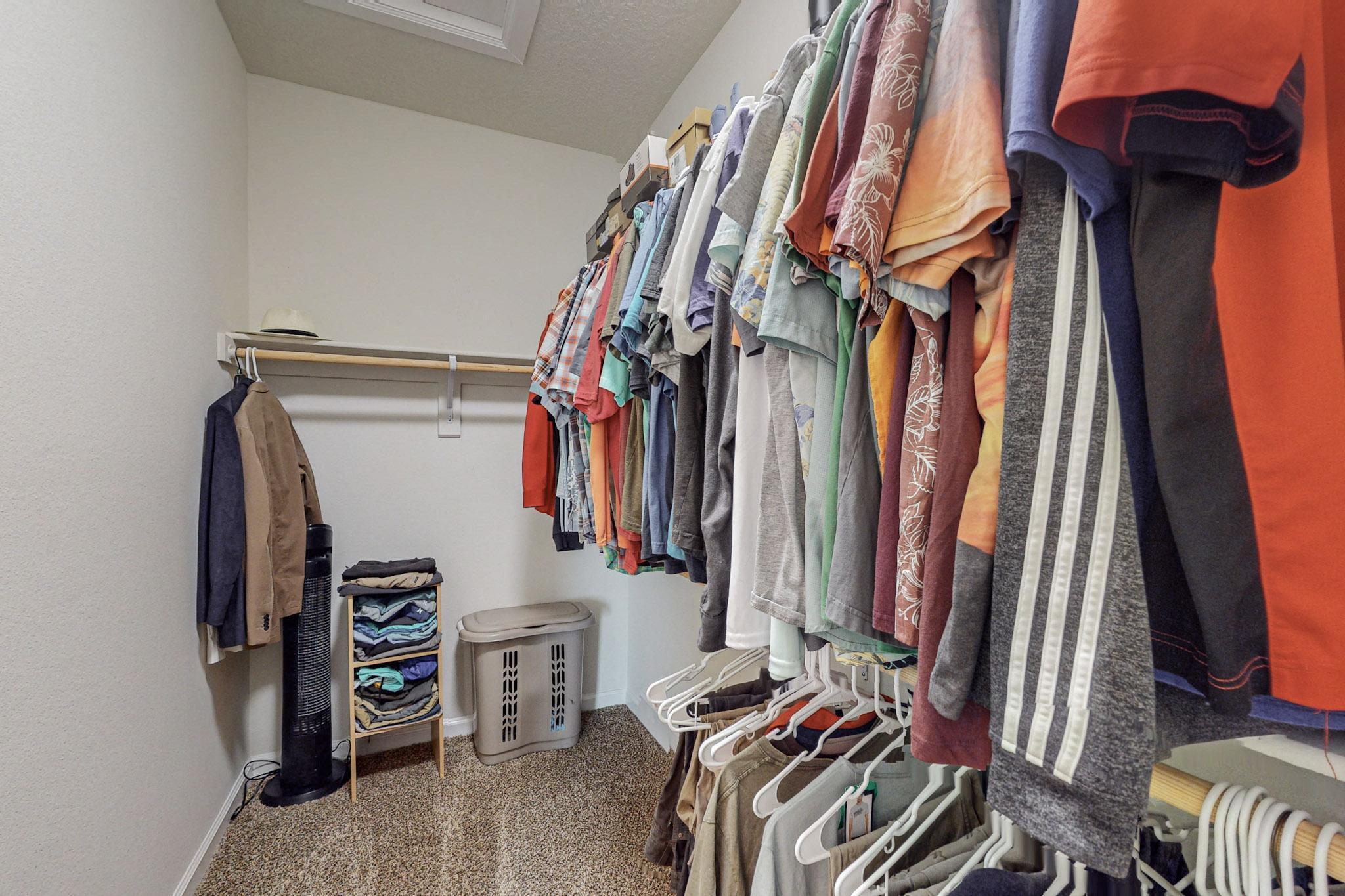 3916 Las Colinas Avenue NE