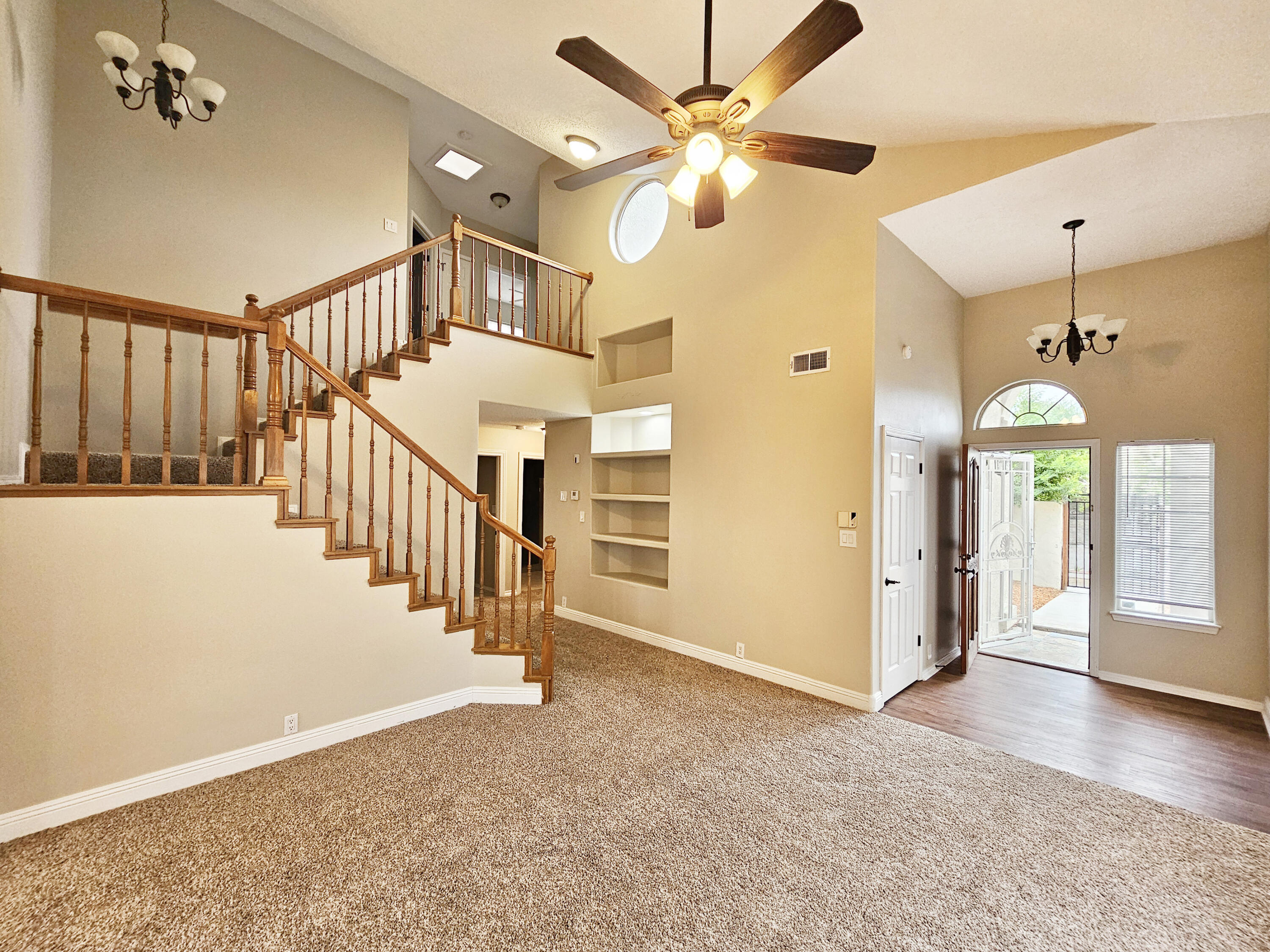 8735 Tierra Alegre Drive NE