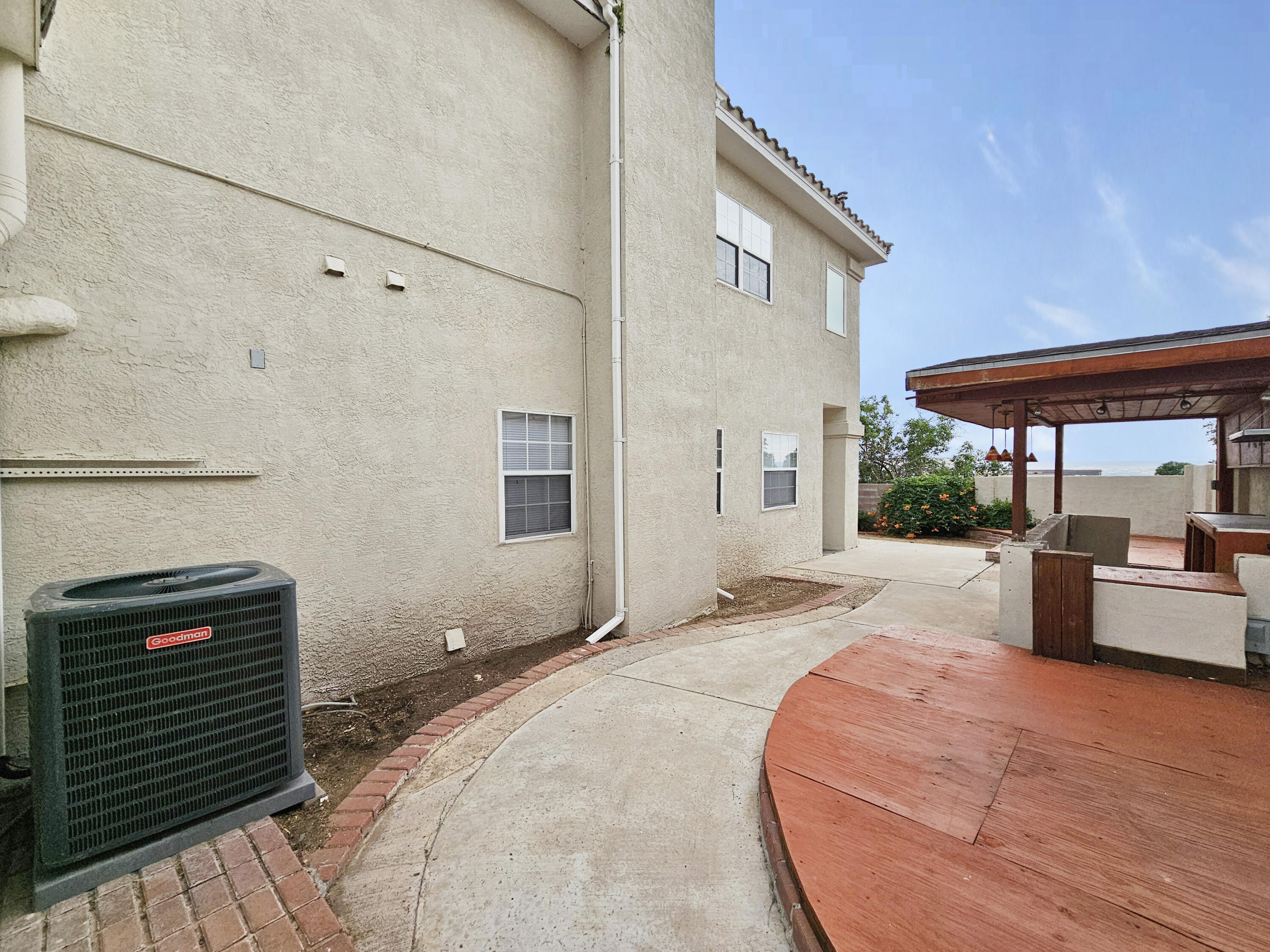 8735 Tierra Alegre Drive NE