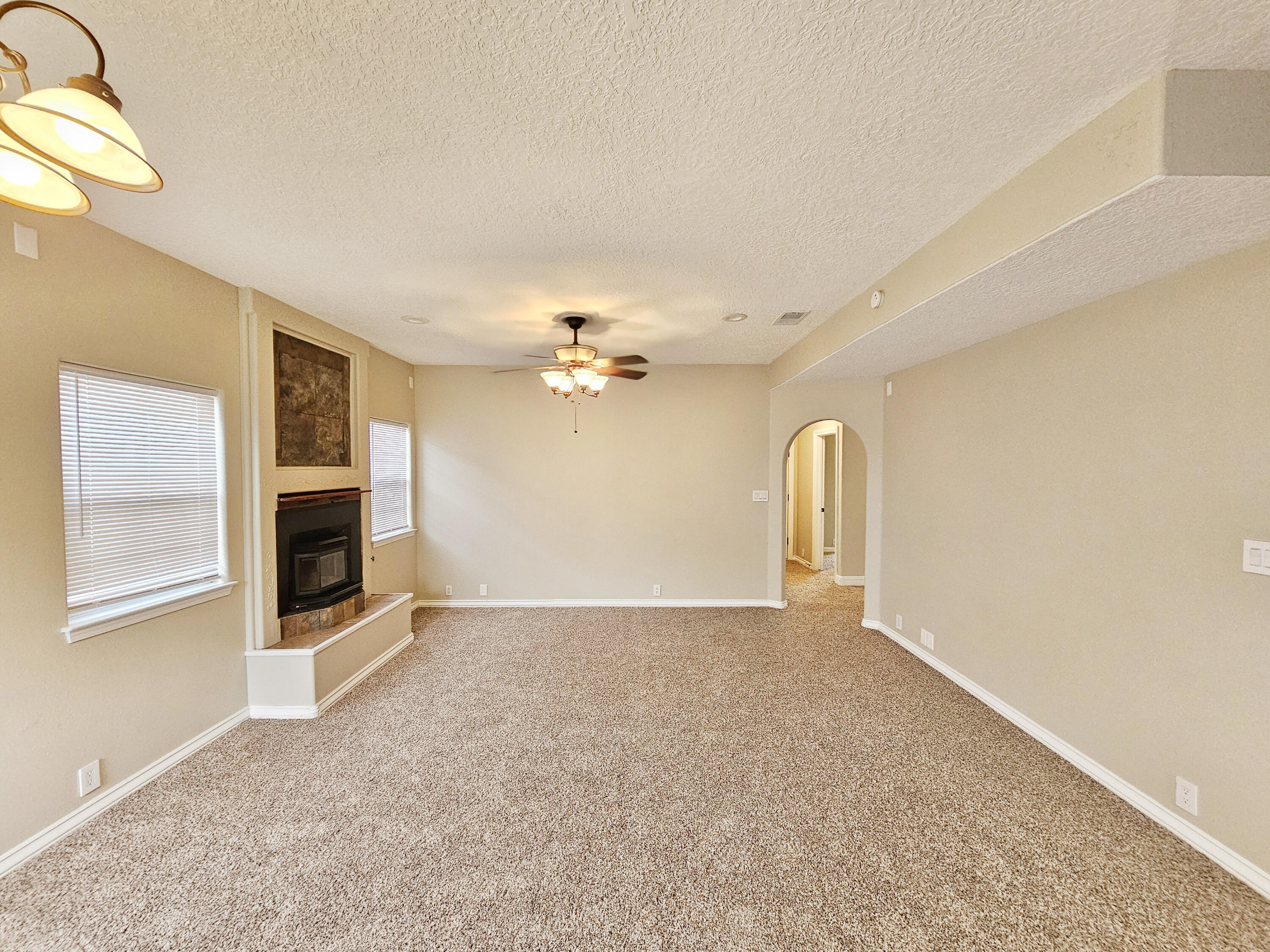 8735 Tierra Alegre Drive NE