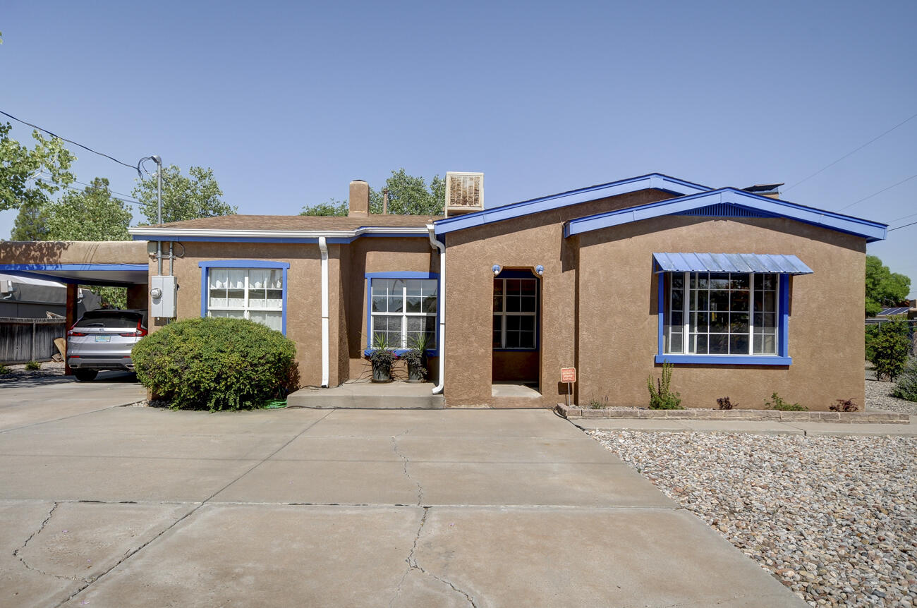 2119 Los Luceros Road NW
