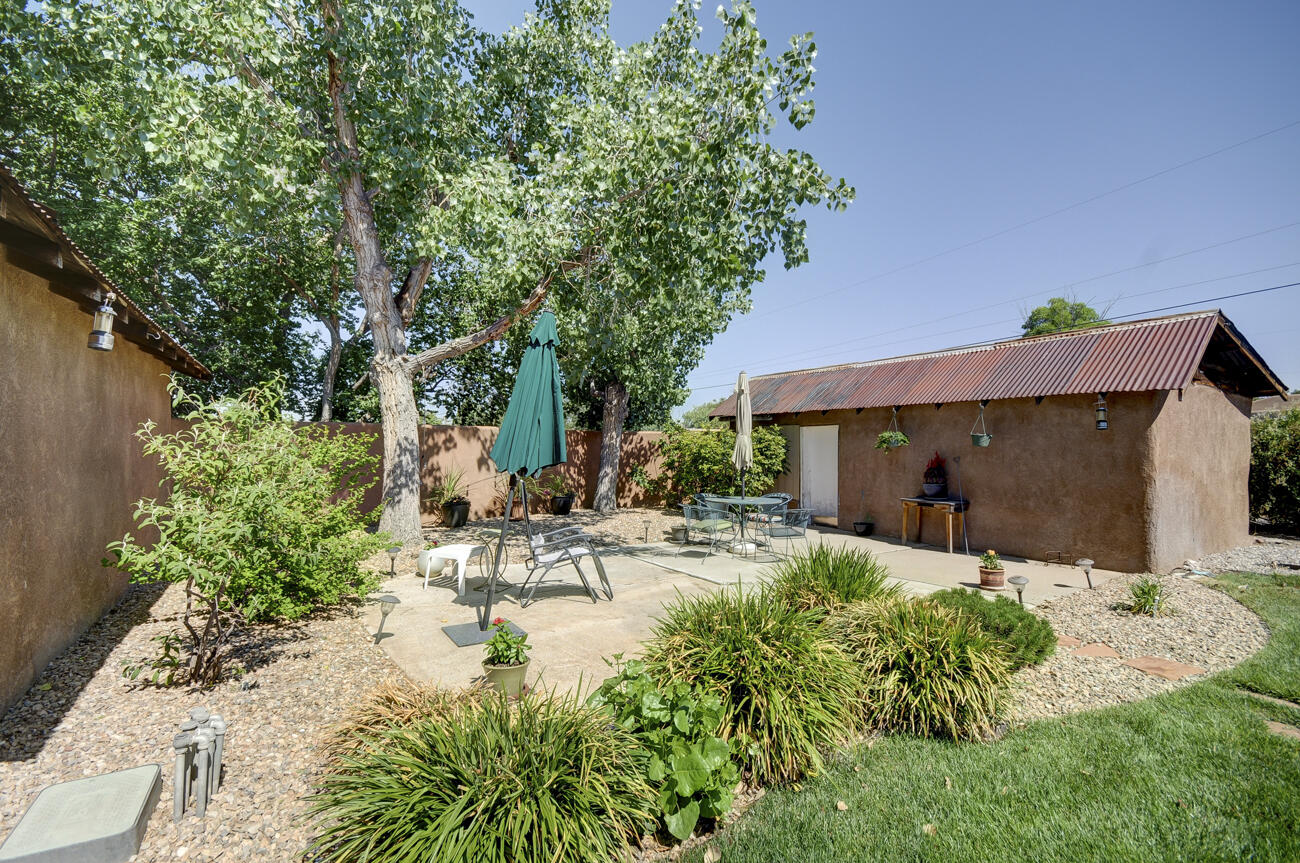 2119 Los Luceros Road NW
