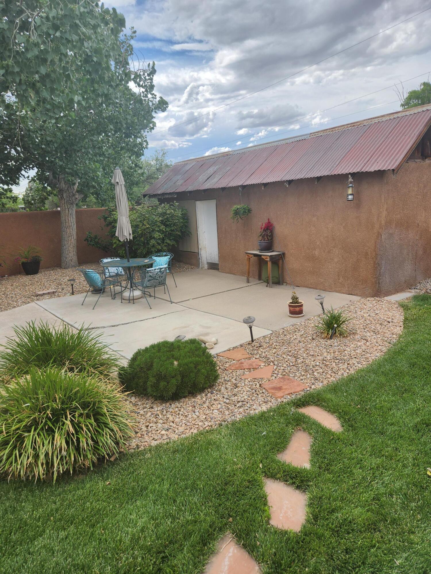 2119 Los Luceros Road NW