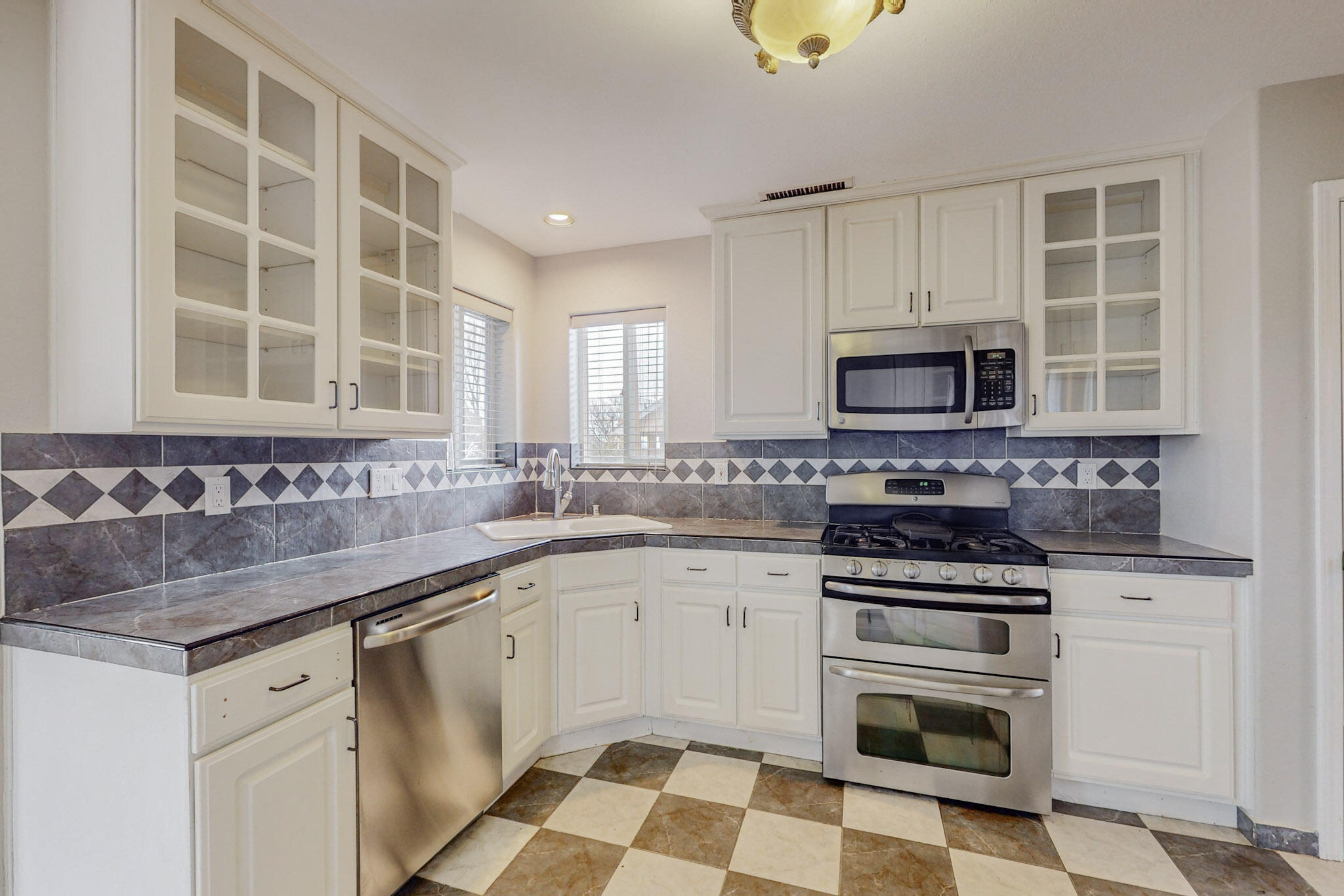 1422 Golf Course Road SE