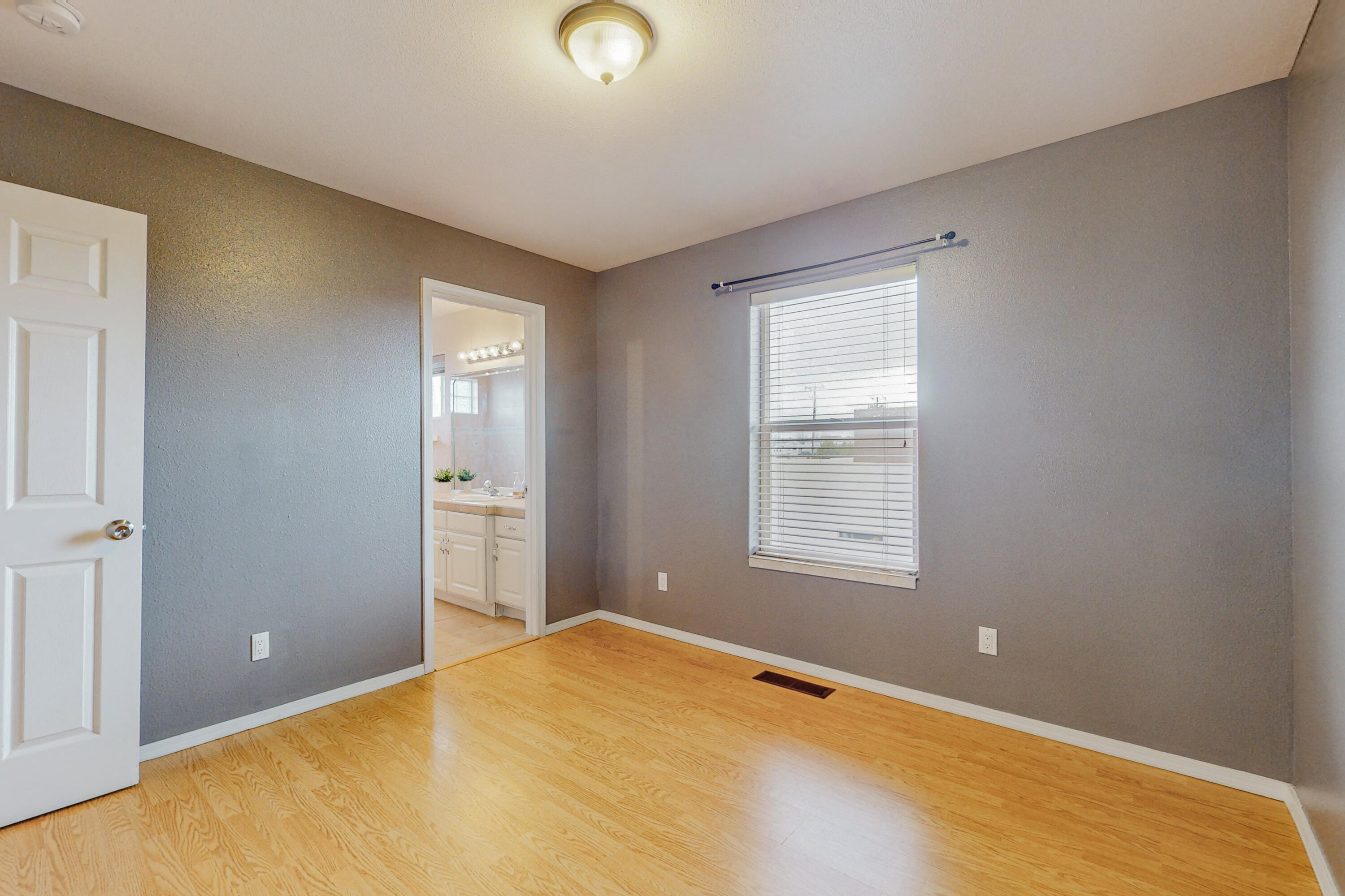 1422 Golf Course Road SE