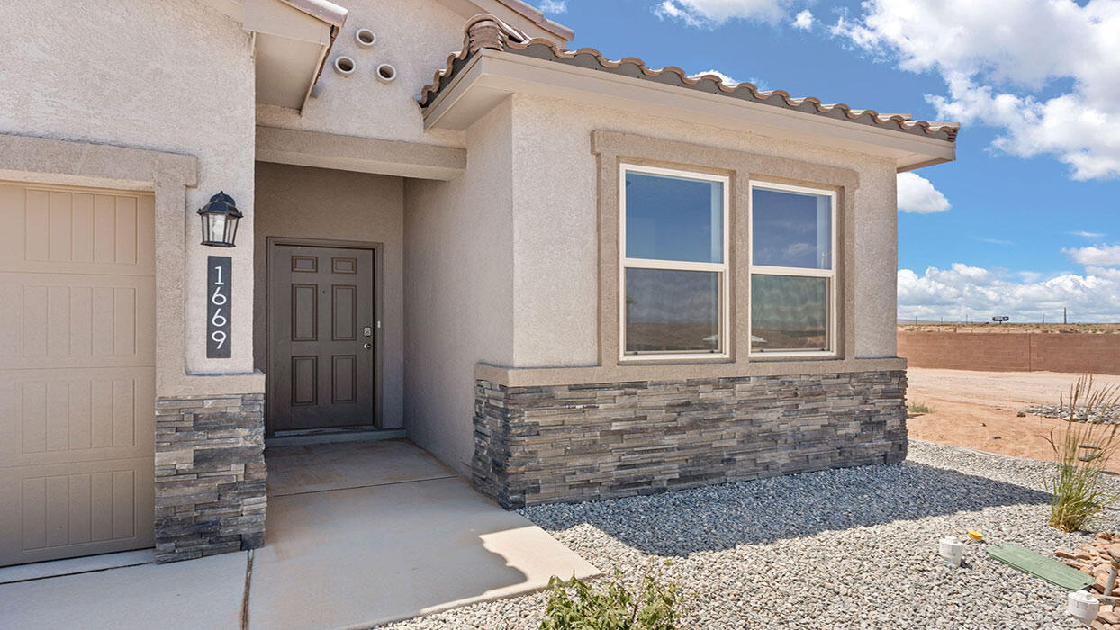1432 Vista Grande Loop NE