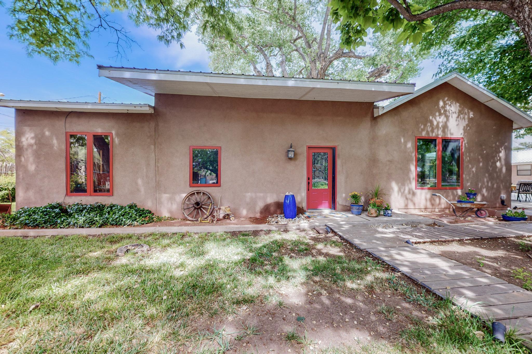 255 Willow Road NW