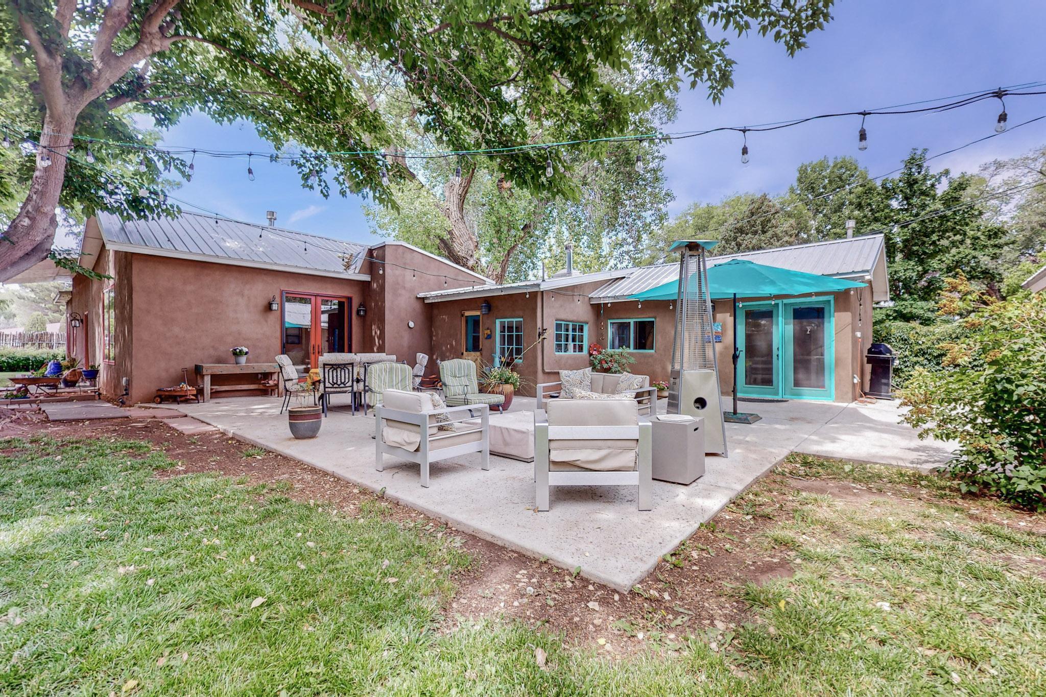 255 Willow Road NW