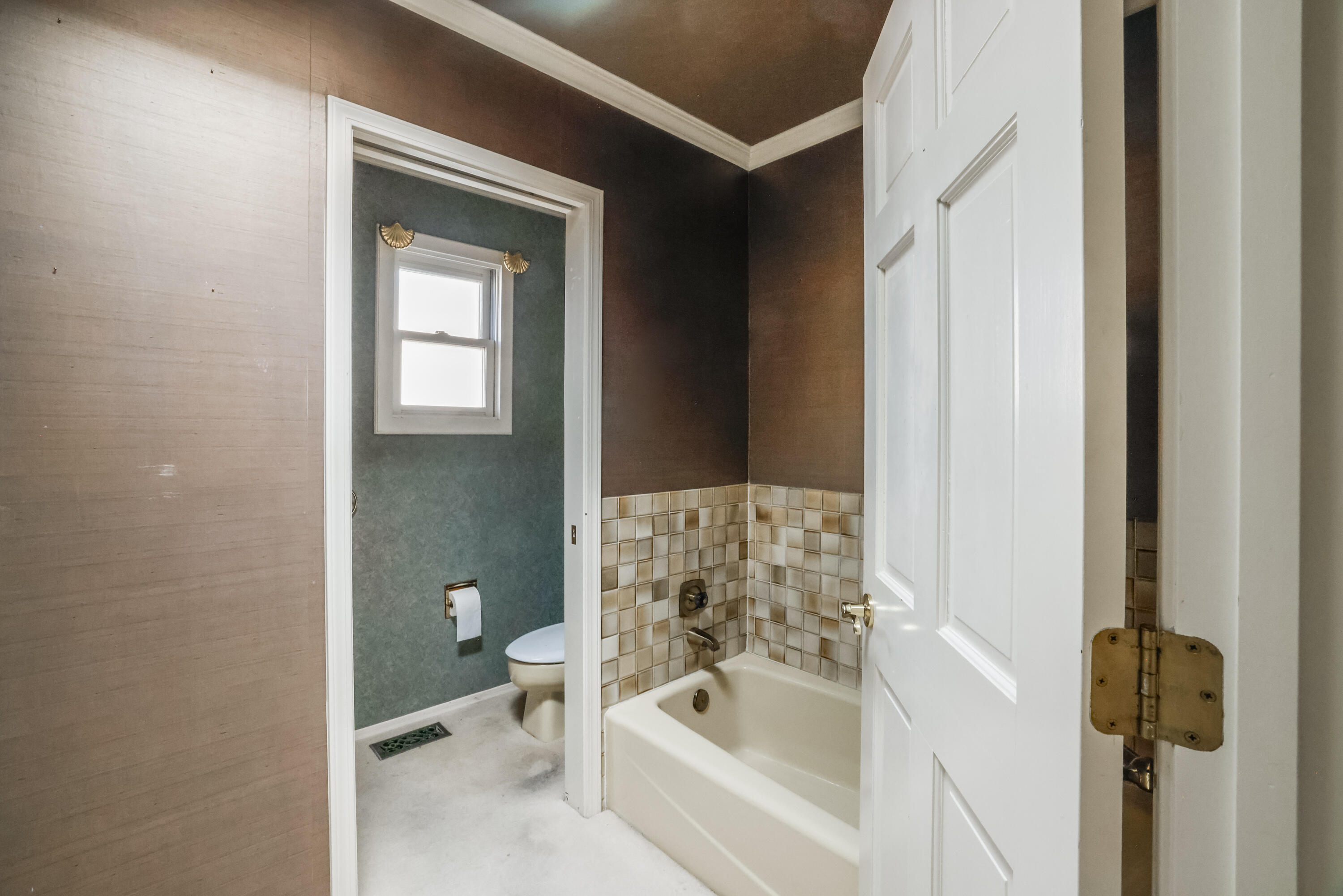 9501 Village Green Drive NE