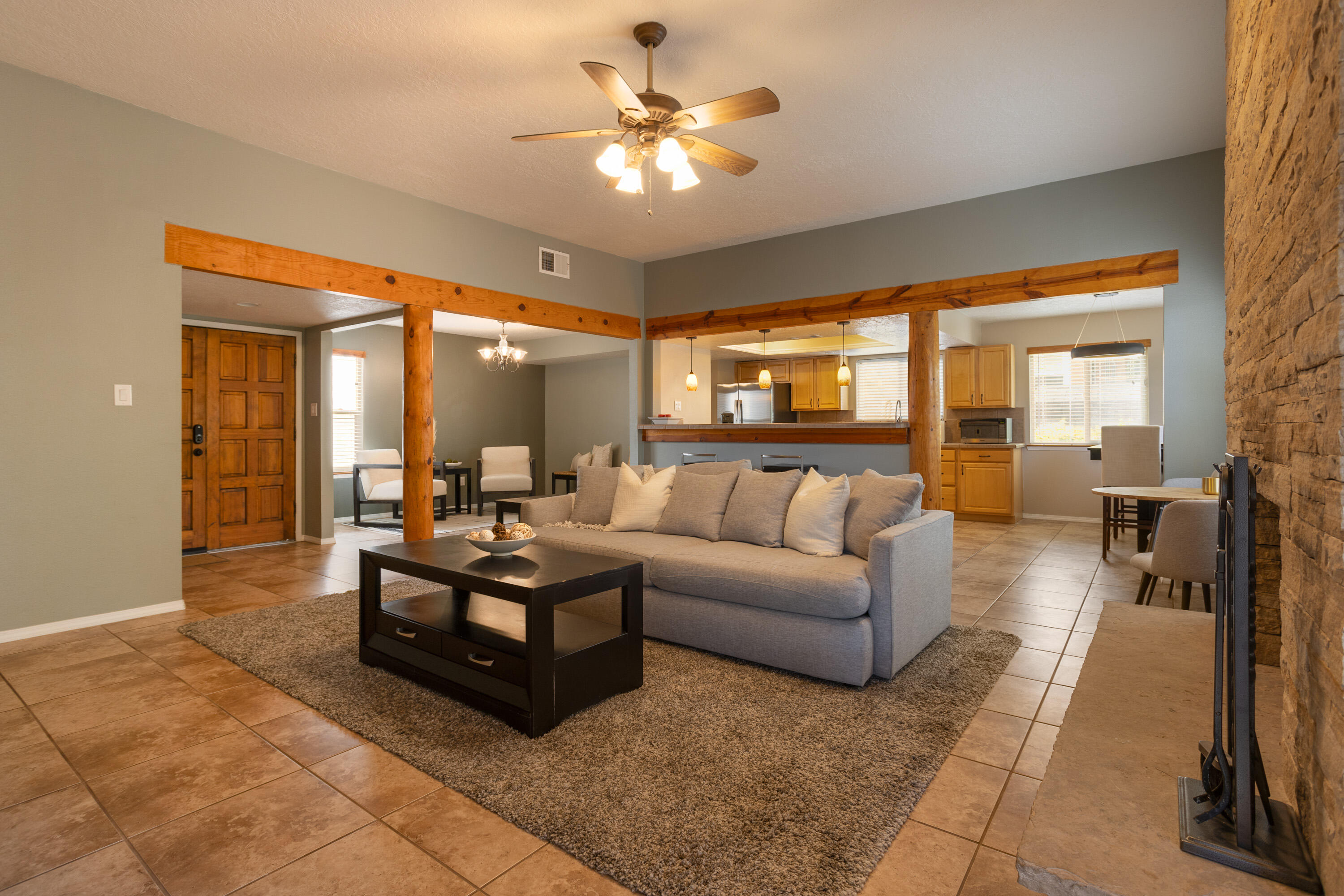 6913 Old Orchard Lane NE