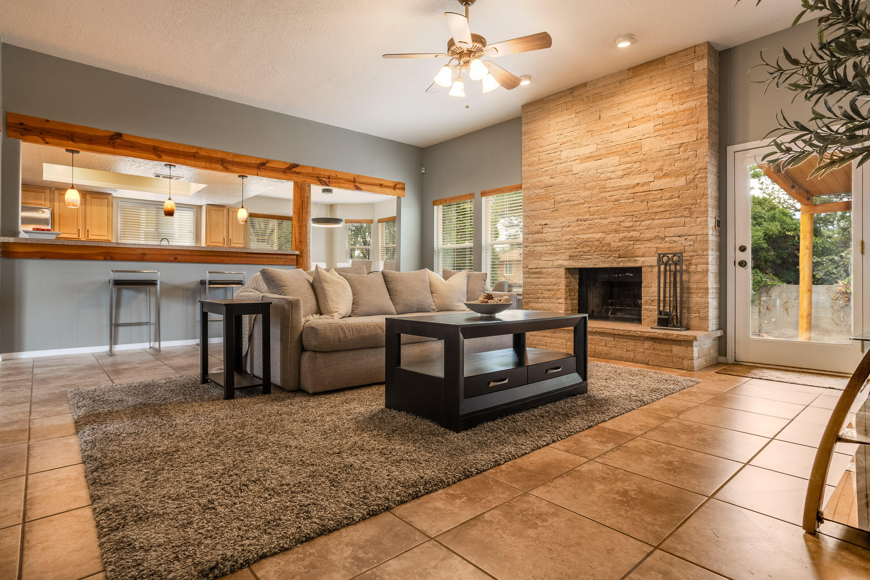 6913 Old Orchard Lane NE